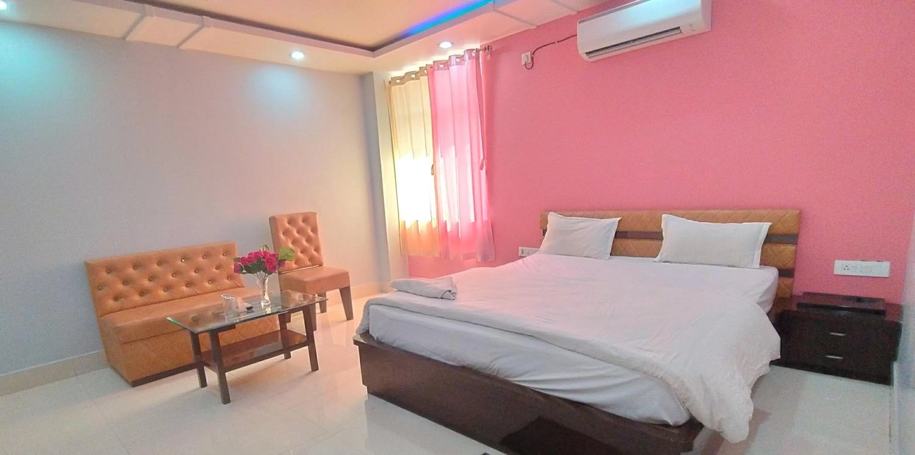 Bed in Five Star Inn