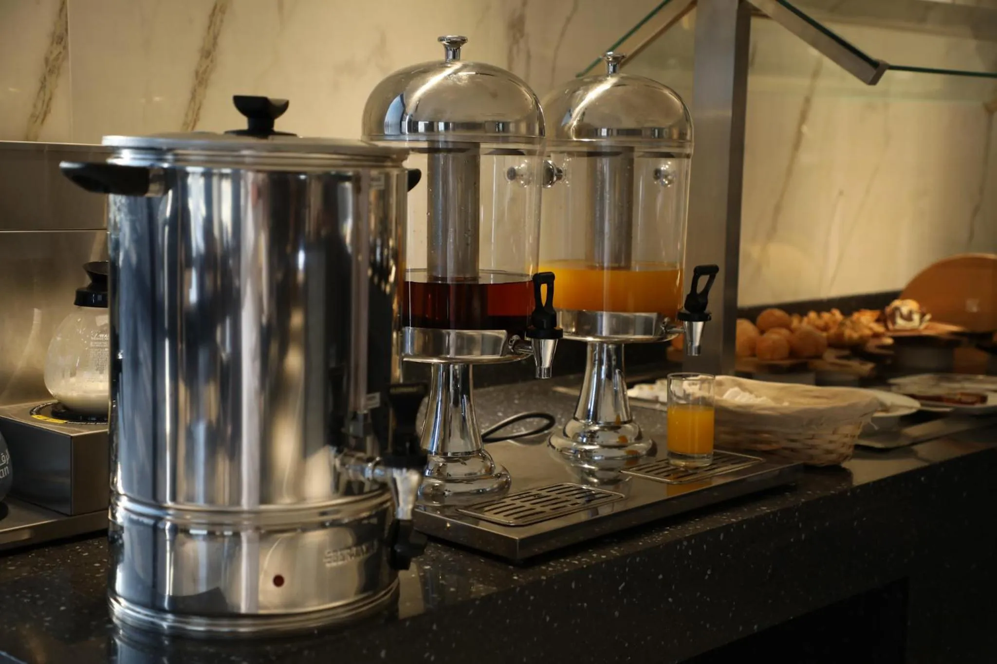 Food and drinks in E Hotel