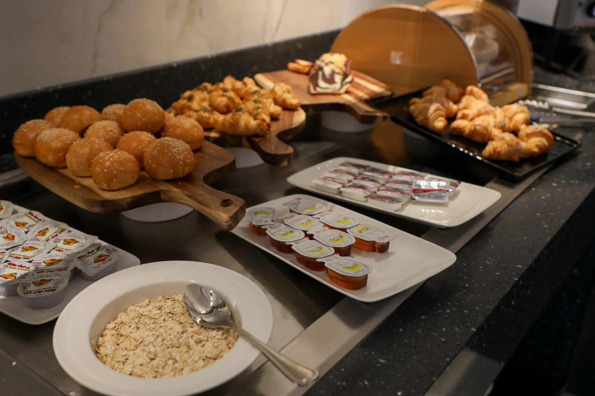 Food and drinks in E Hotel