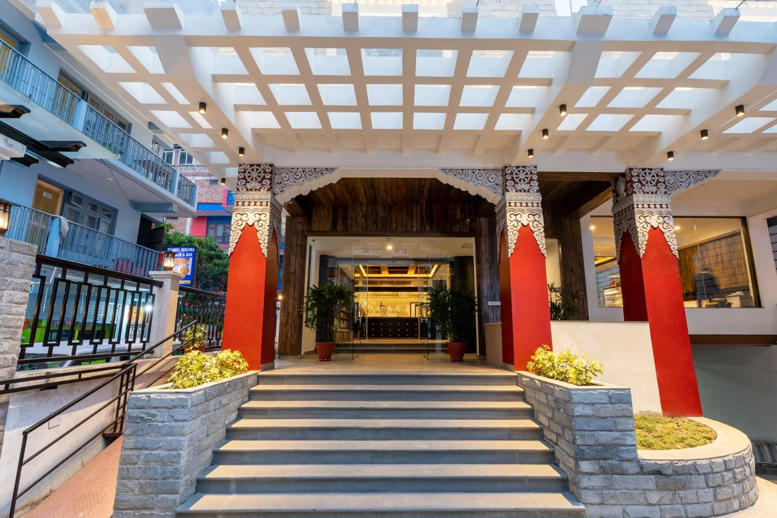 Facade/entrance in Hotel Lo Mustang