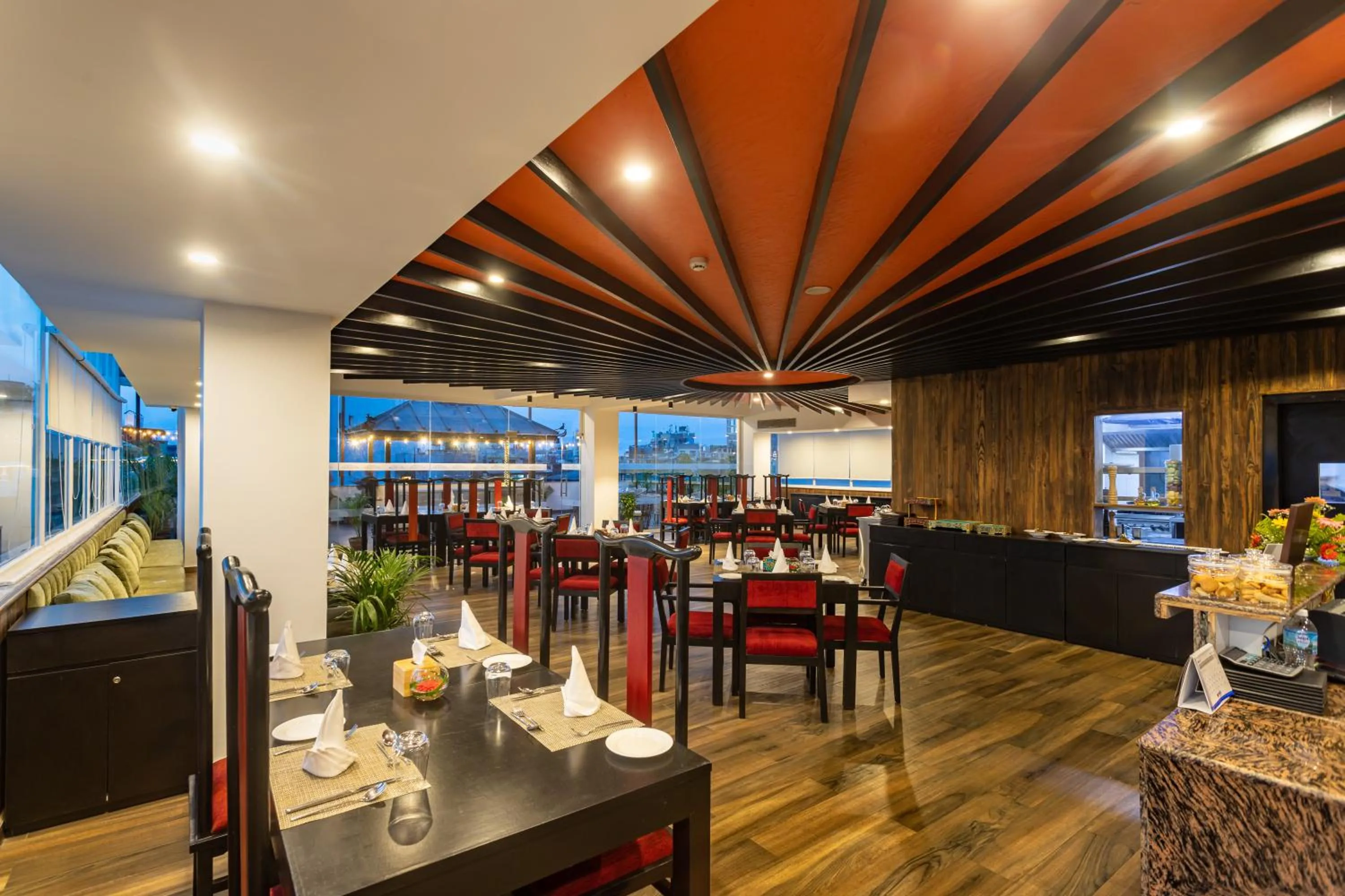 Restaurant/places to eat in Hotel Lo Mustang