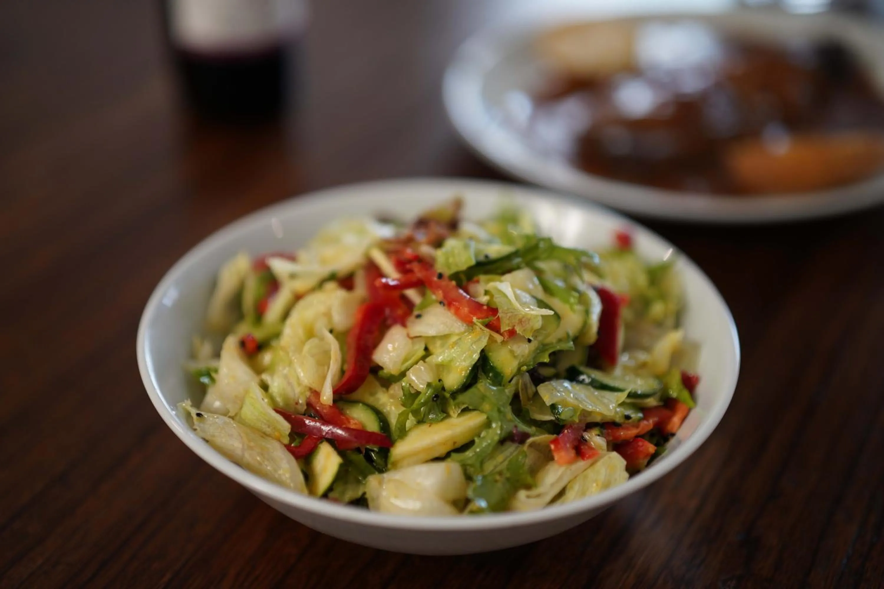 Restaurant/places to eat in Monev Suites Hotel