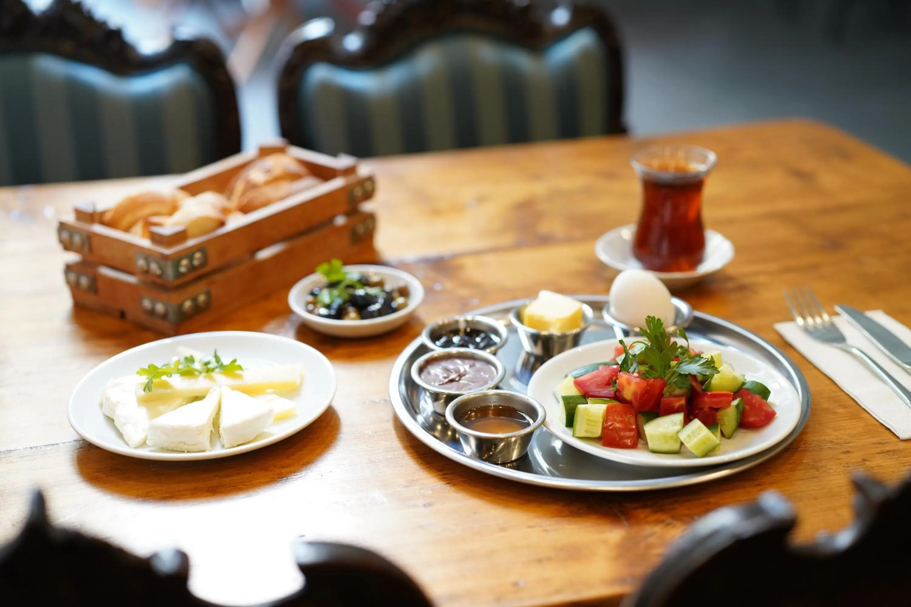 Food and drinks in Monev Suites Hotel