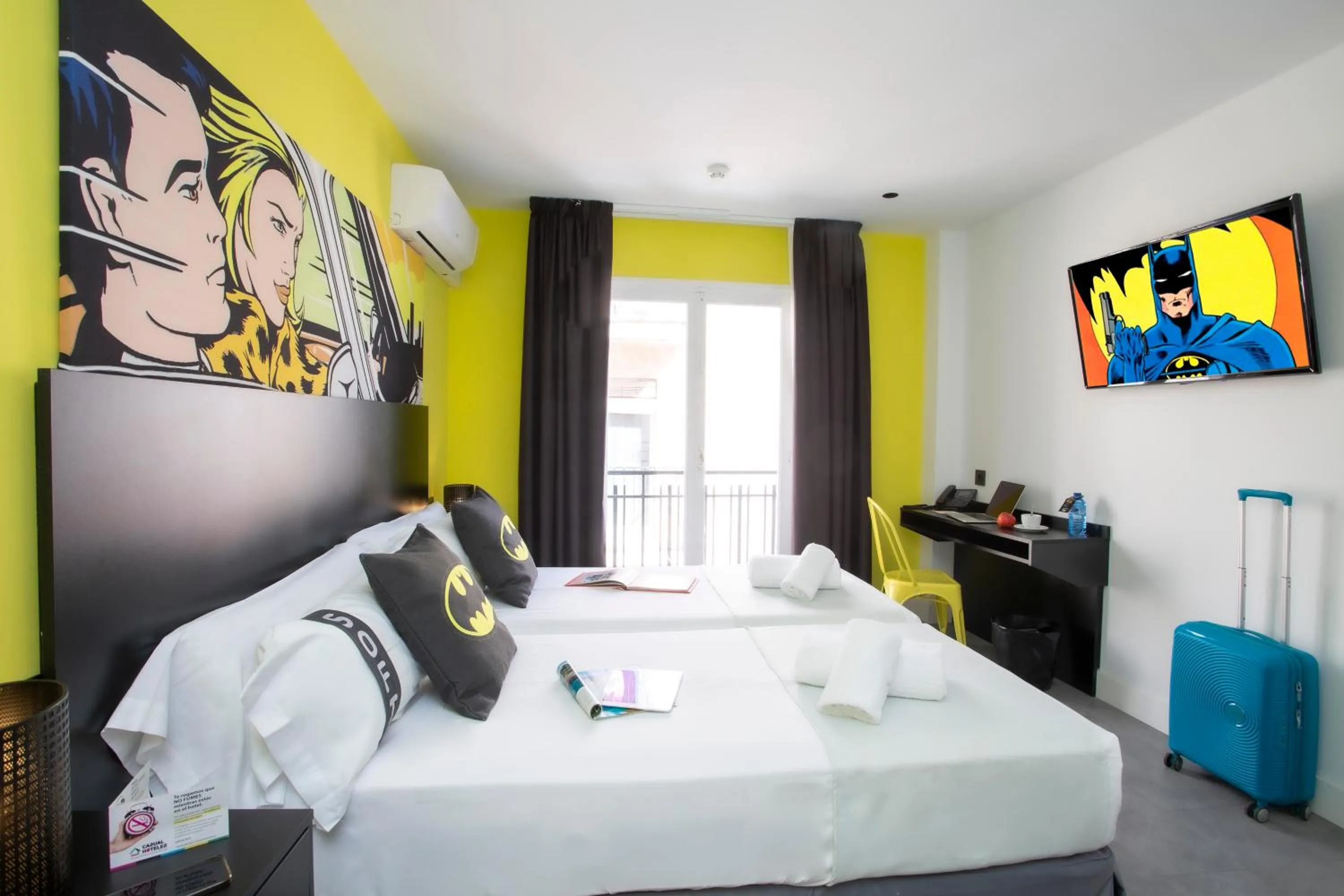 Bedroom, Bed in Casual Pop Art Benidorm