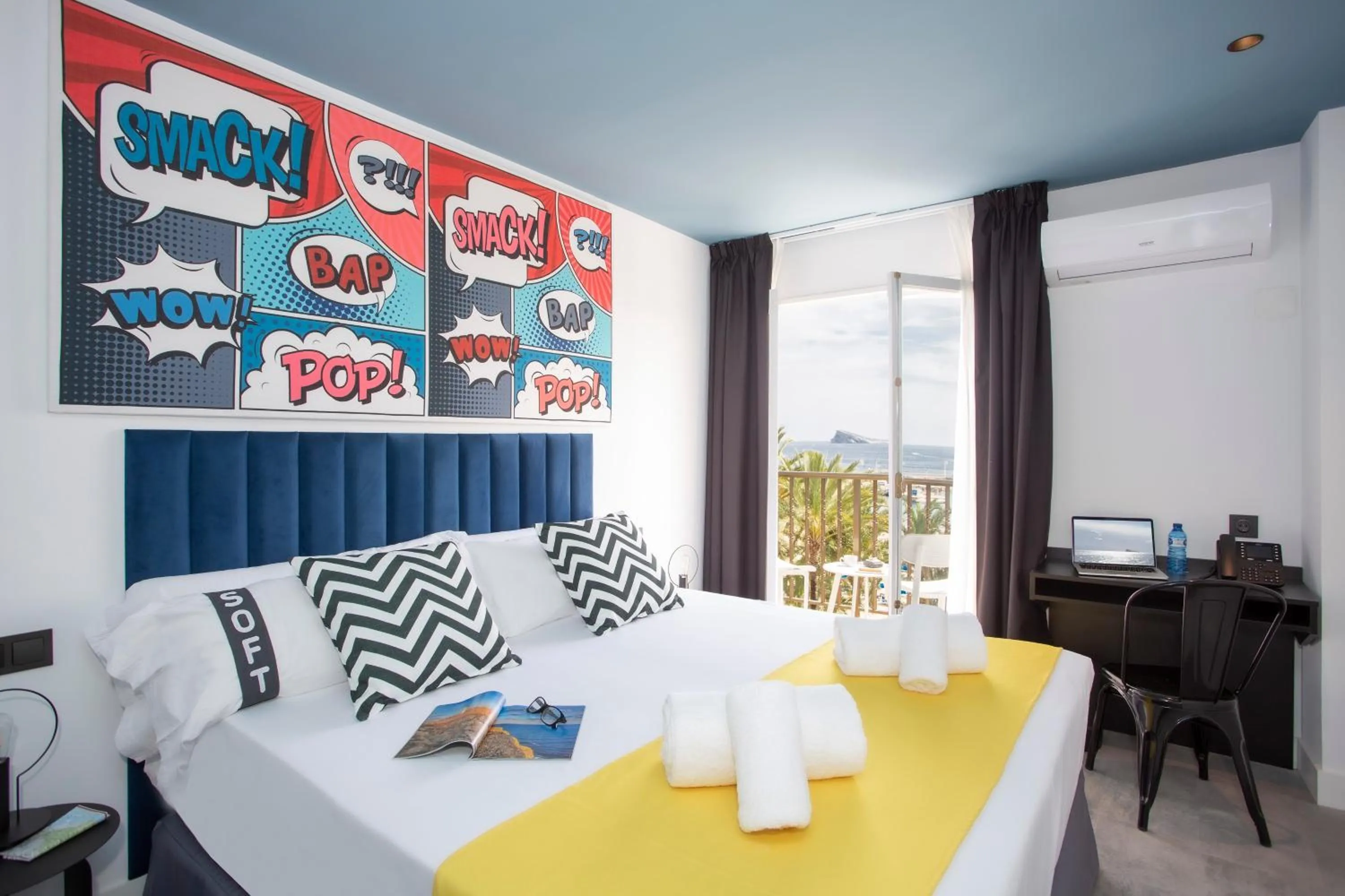 Bed in Casual Pop Art Benidorm