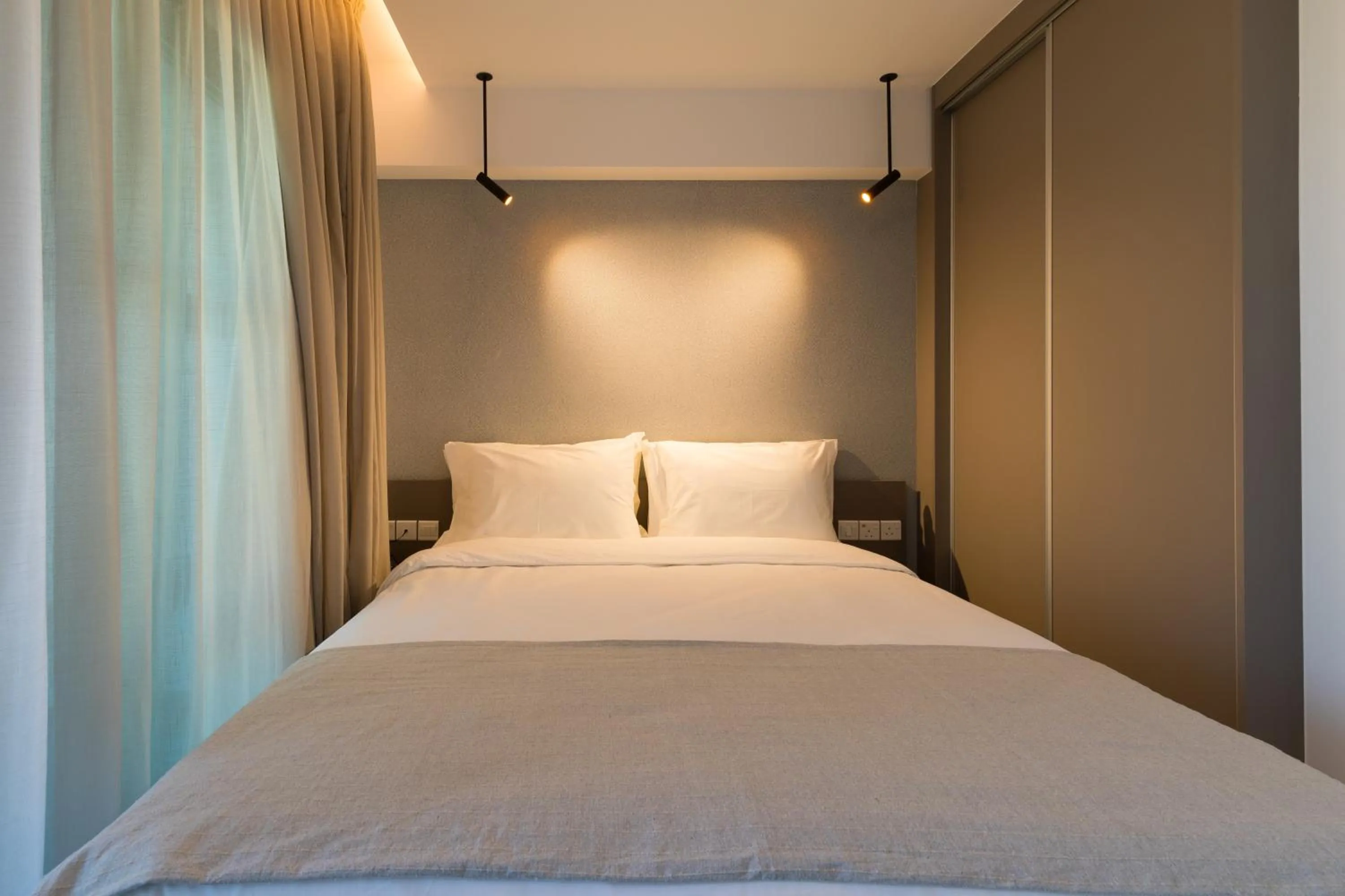 Bed in The Quality Lodge - Self Check-in