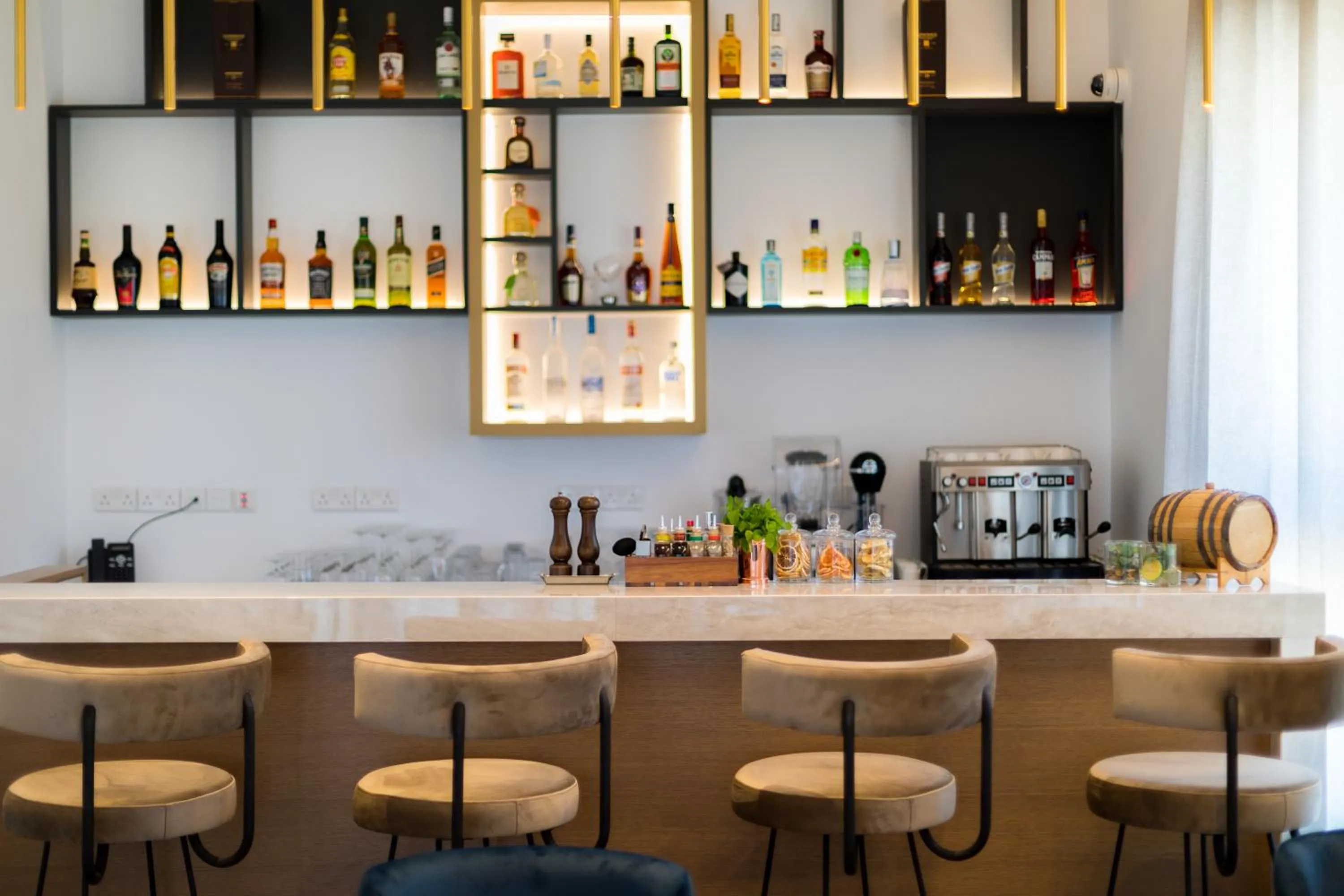 Lounge or bar in The Quality Lodge - Self Check-in