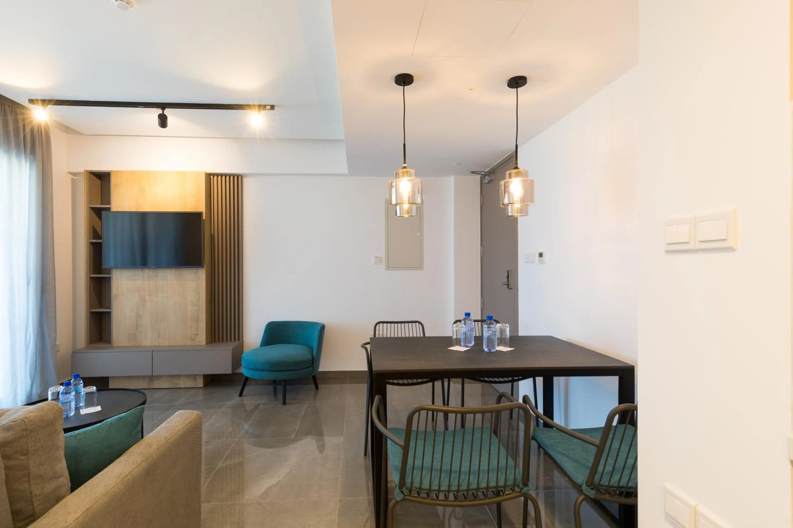 Dining area in The Quality Lodge - Self Check-in