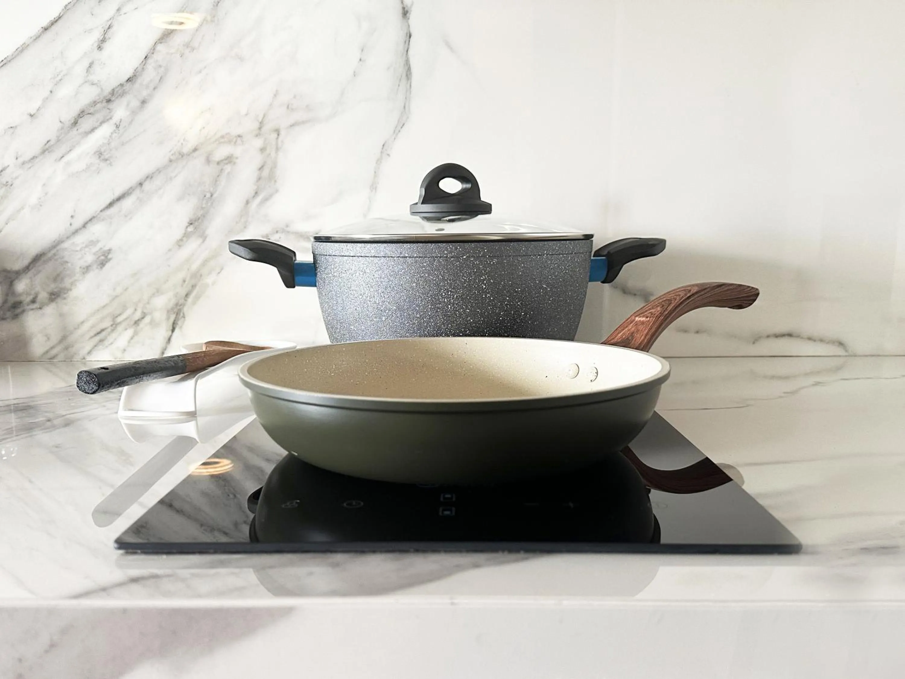 Kitchen or kitchenette in The Quality Lodge - Self Check-in