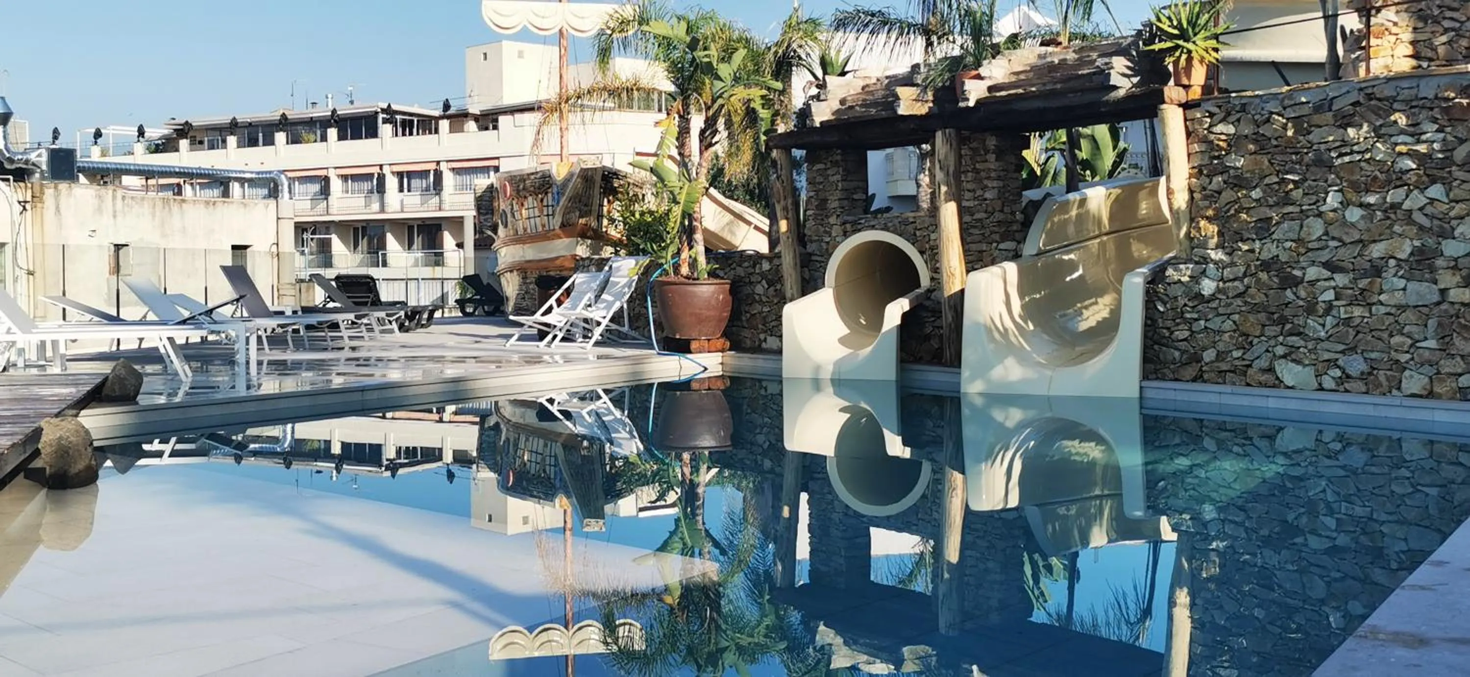 Swimming pool in Hotel Alba Seleqtta