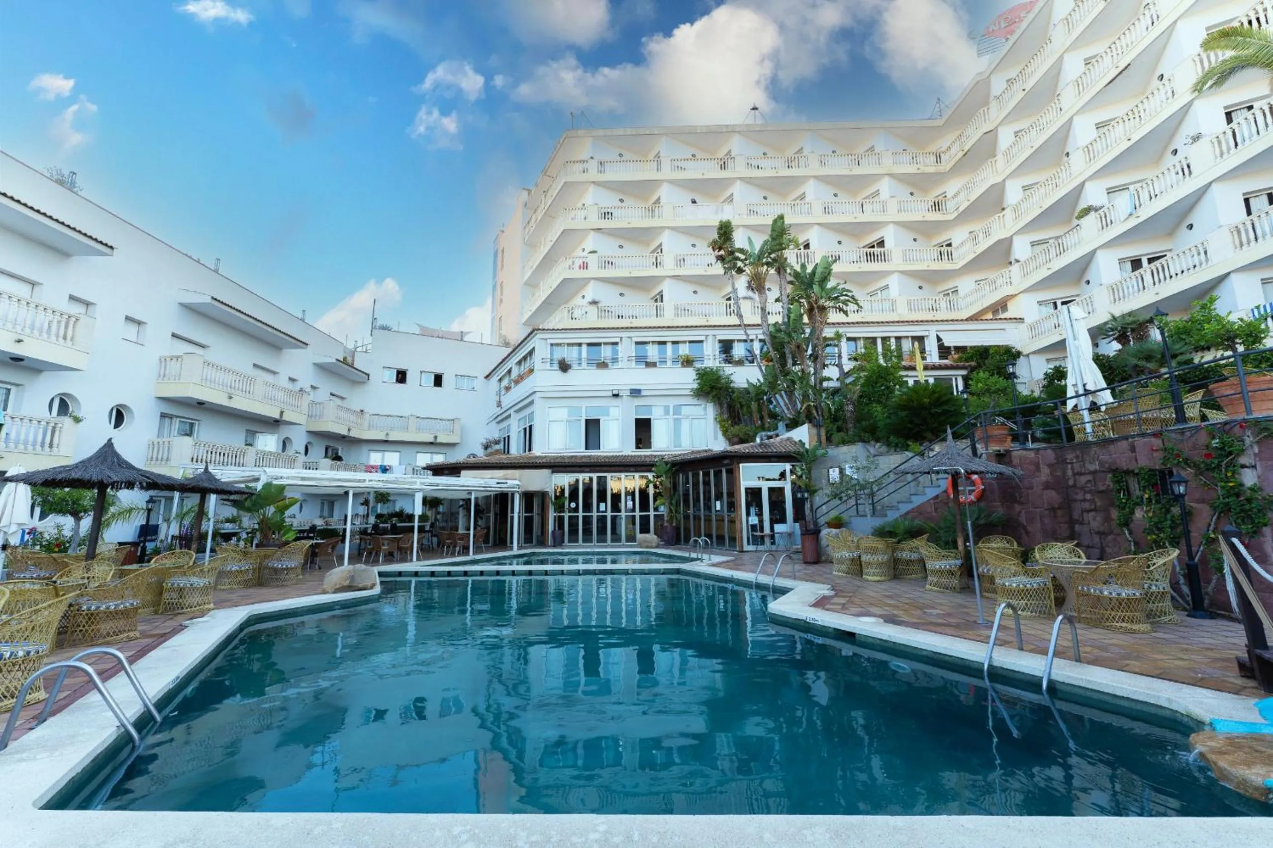 Pool view in Hotel Alba Seleqtta
