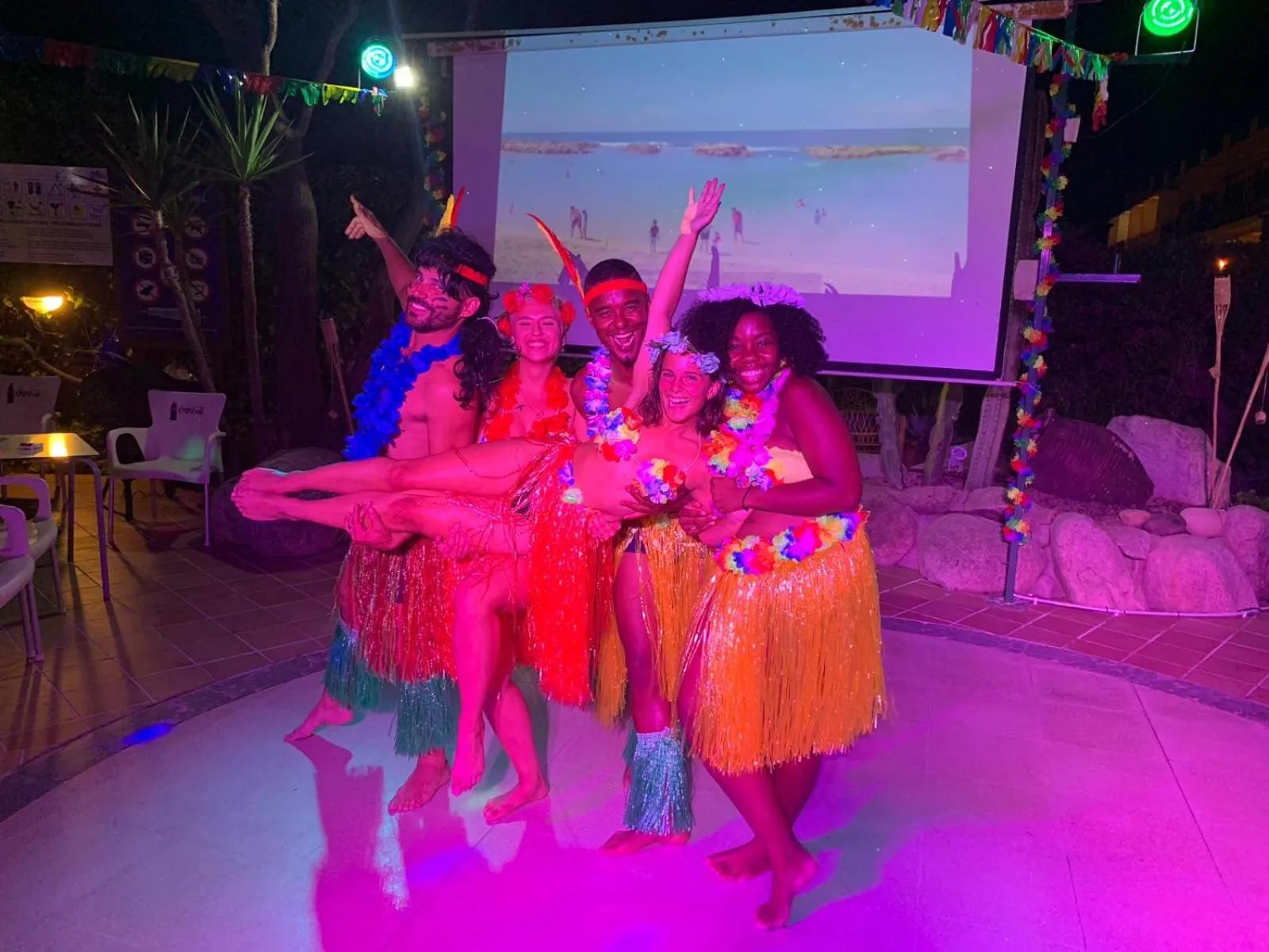 Evening entertainment in Hotel Alba Seleqtta