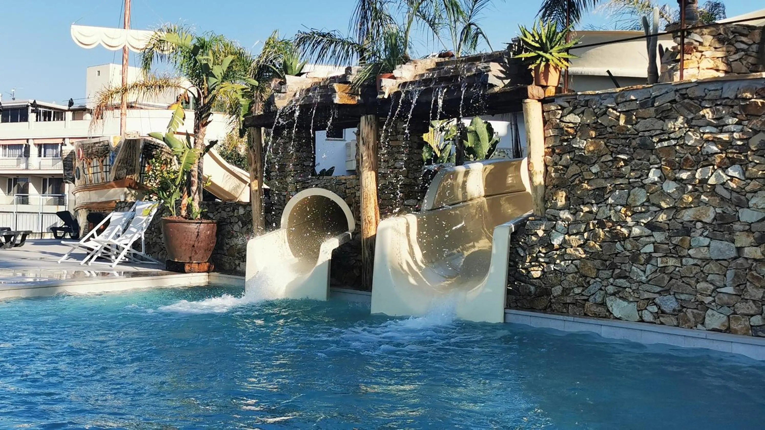 Swimming pool in Hotel Alba Seleqtta