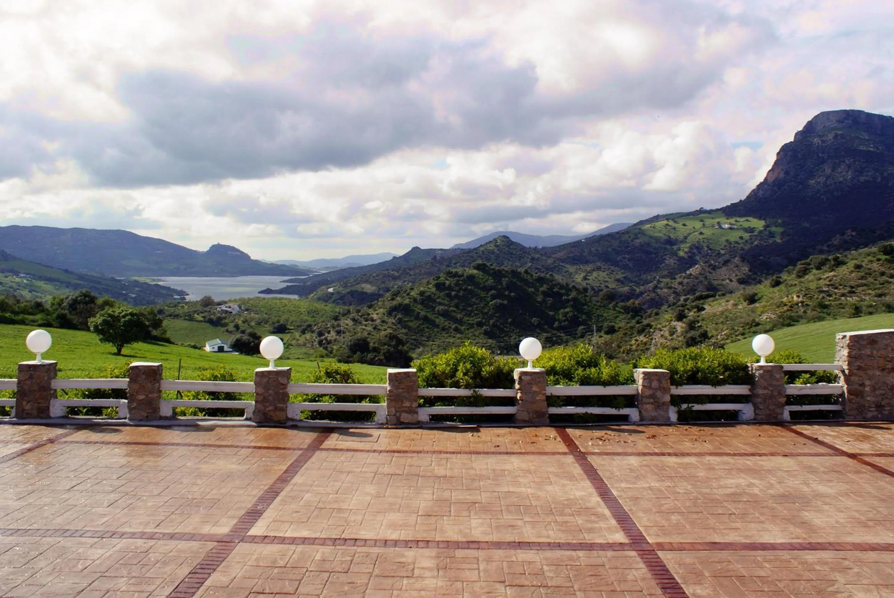 Lake view in Cortijo Salinas