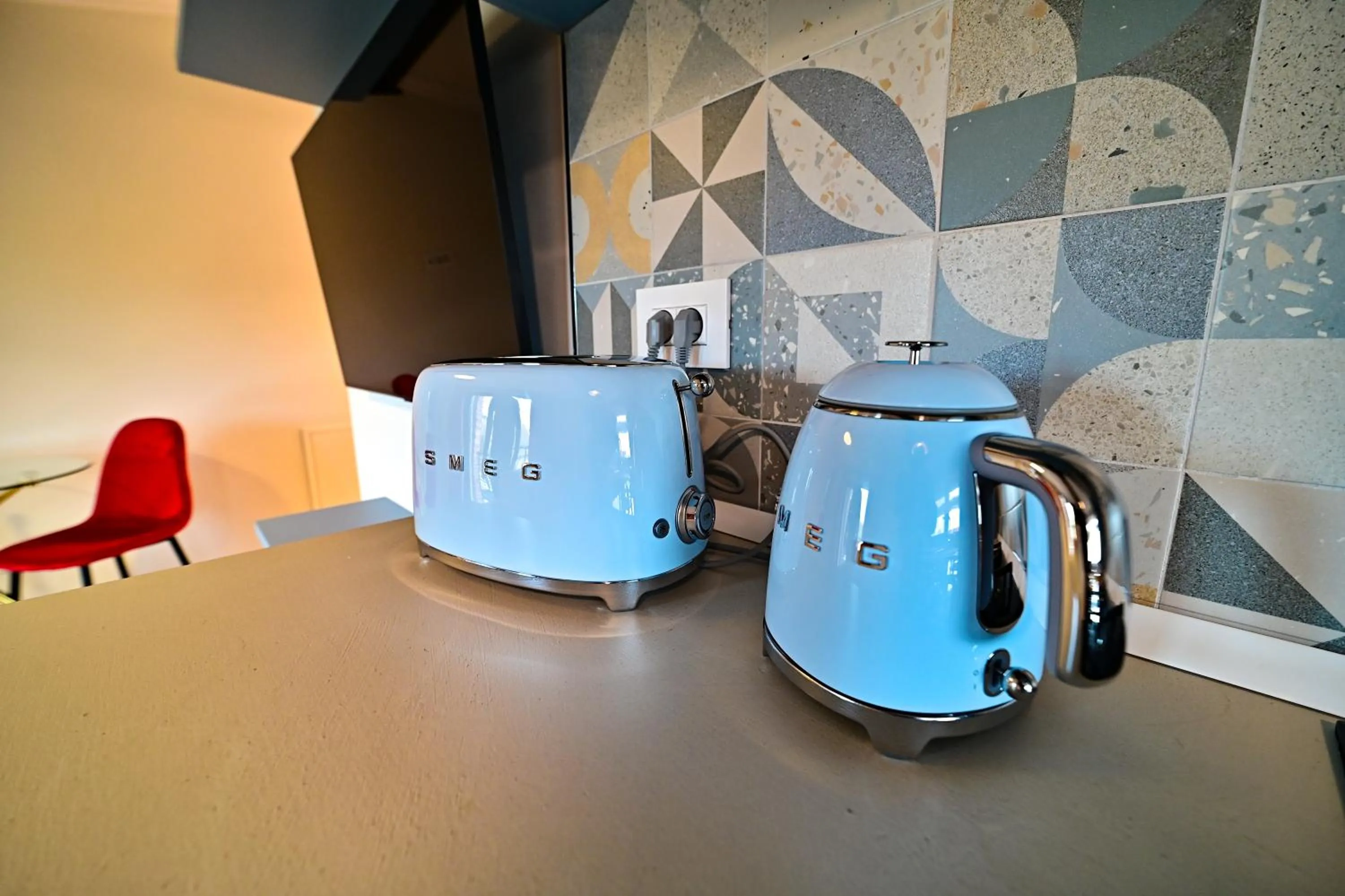 Coffee/tea facilities in First Apartments