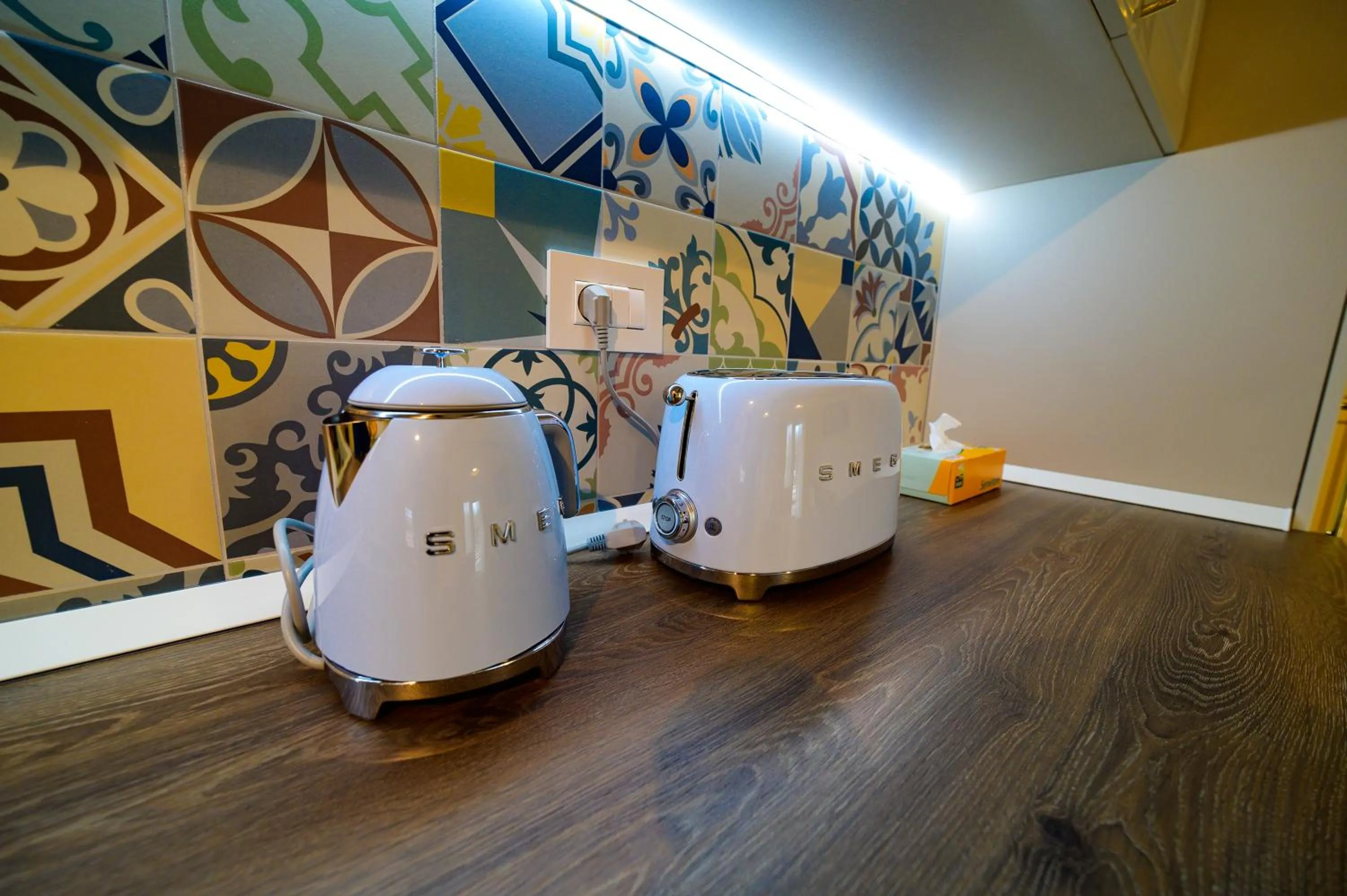 Coffee/tea facilities in First Apartments