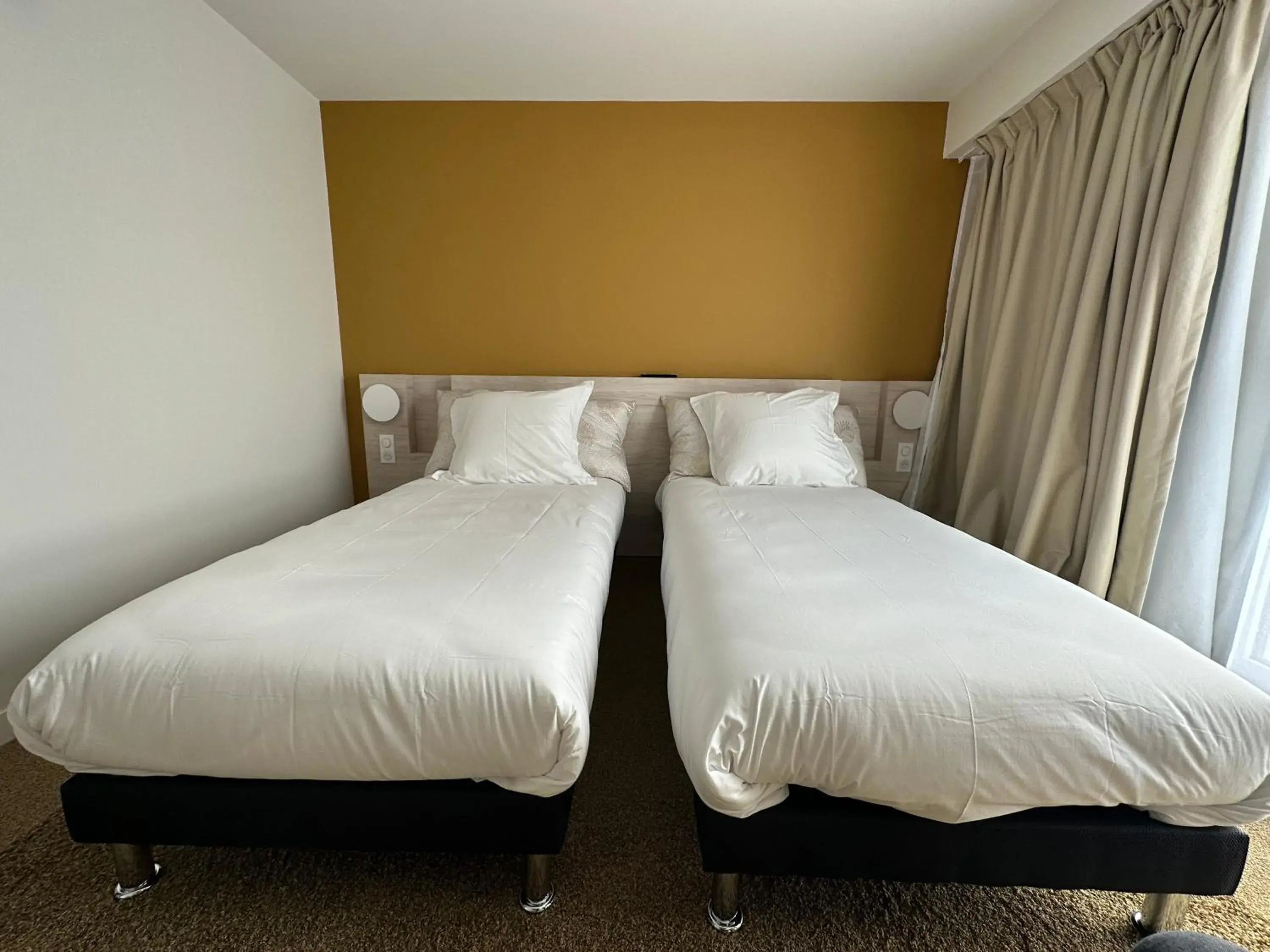 Twin Room in Hôtel Akena Chauray-Niort Twin Room in Hôtel Akena Chauray-Niort