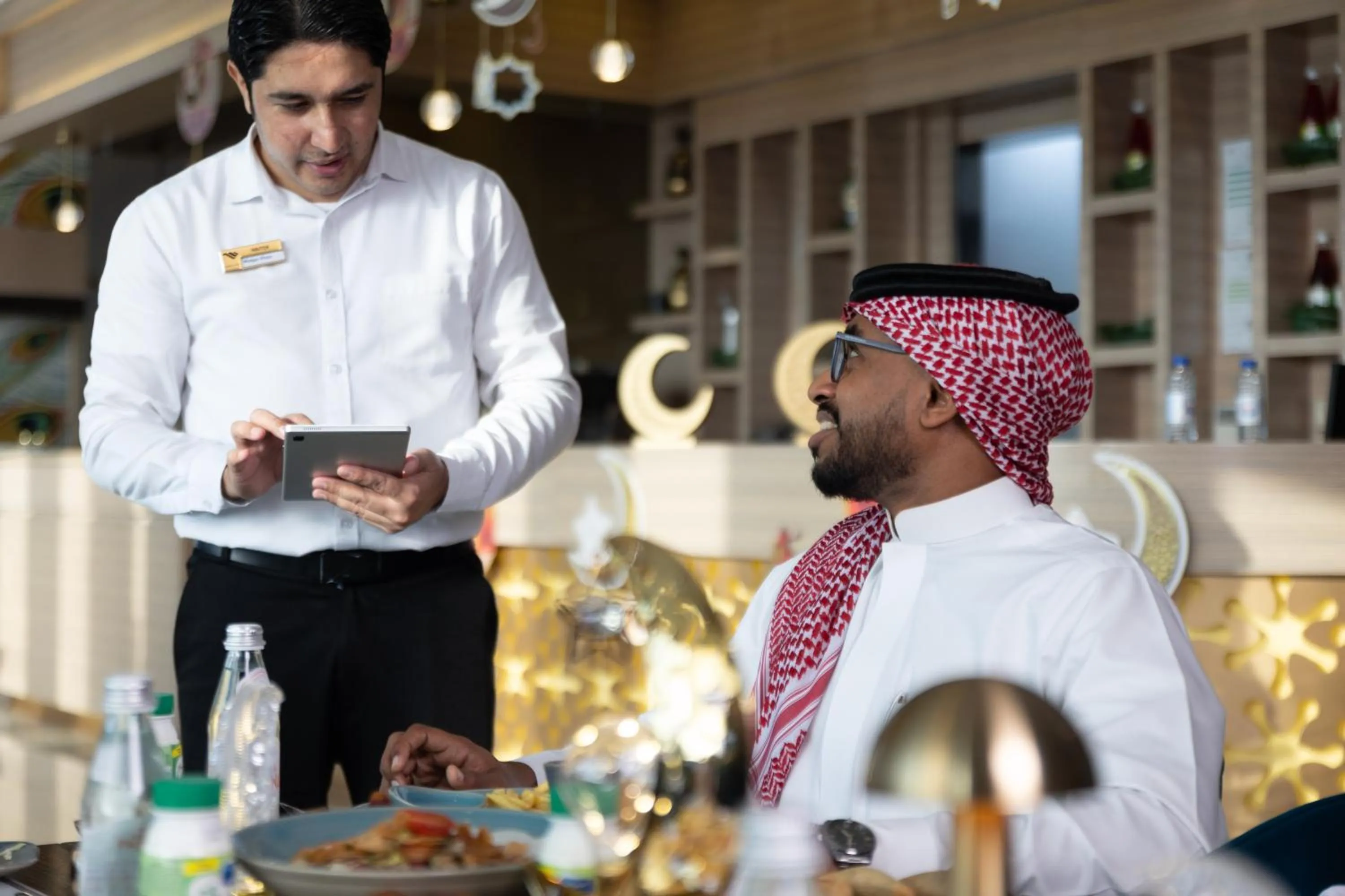 Restaurant/places to eat in Redwaves Hotel