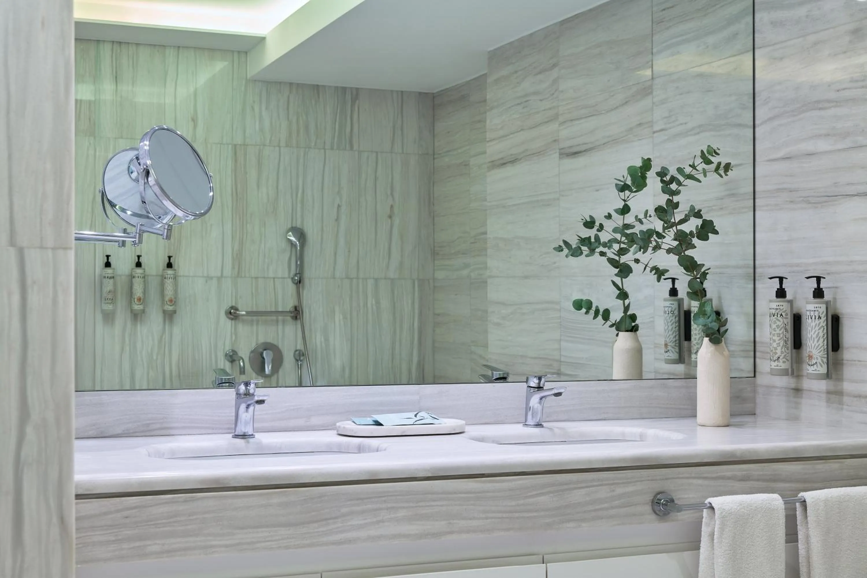 Bathroom in Titania Hotel