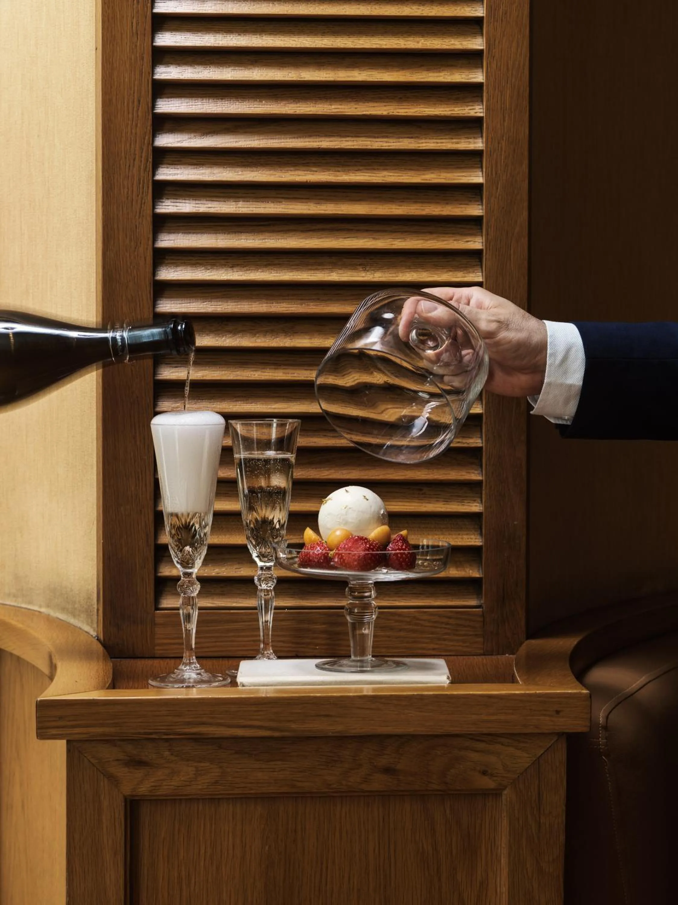 Restaurant/places to eat in Titania Hotel