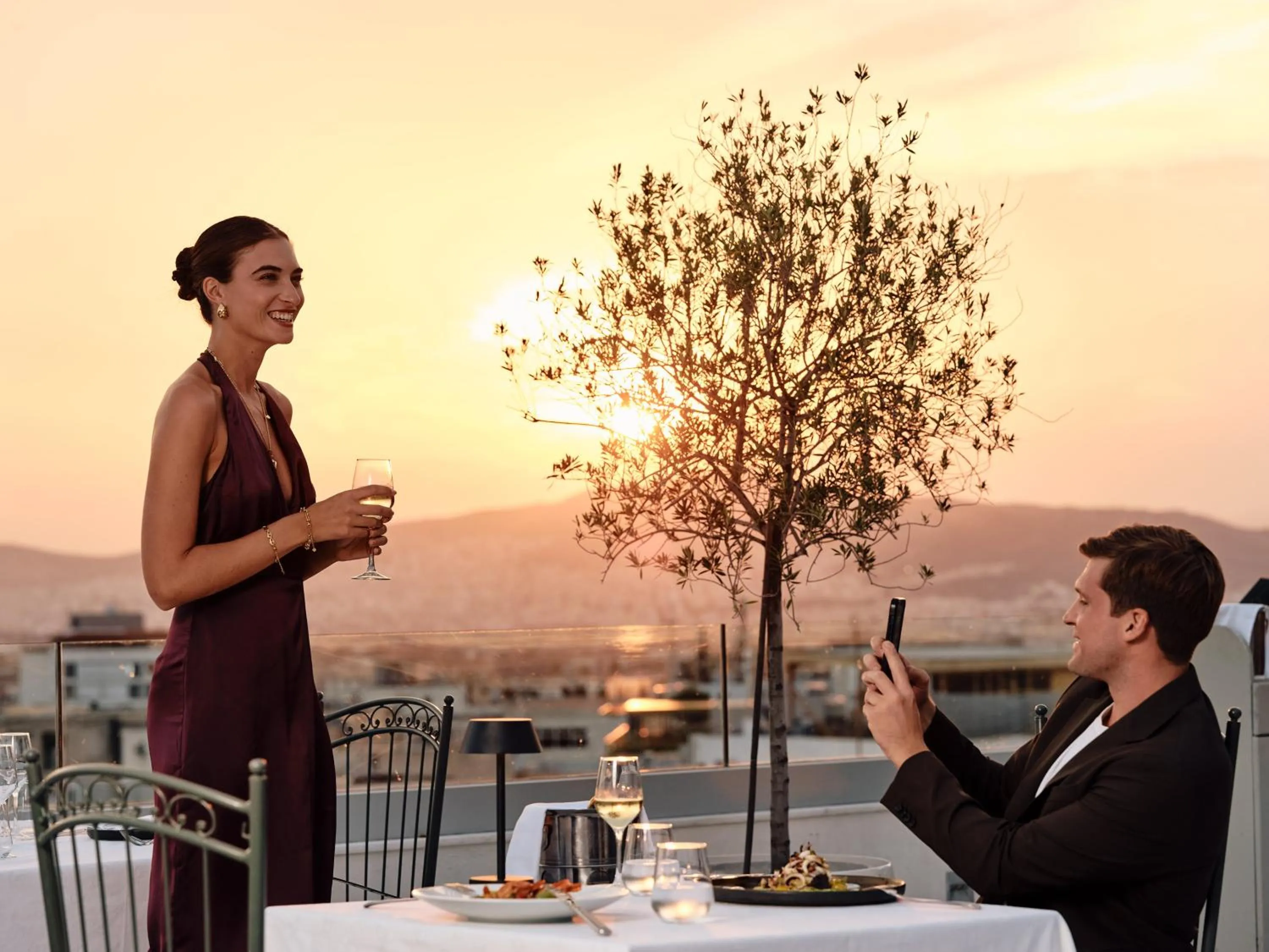 Restaurant/places to eat in Titania Hotel