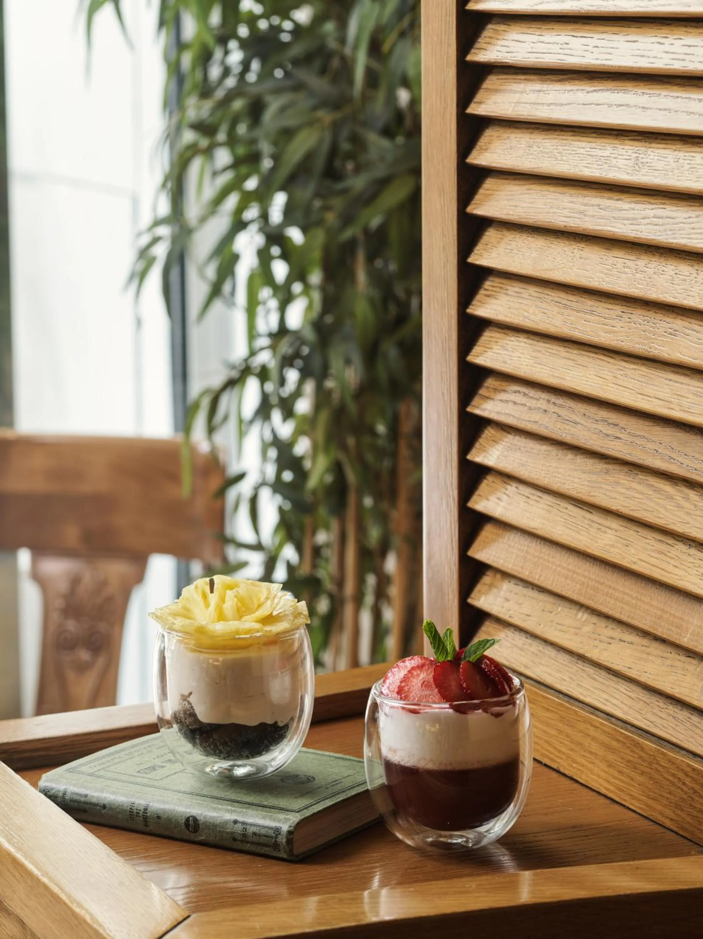 Restaurant/places to eat in Titania Hotel