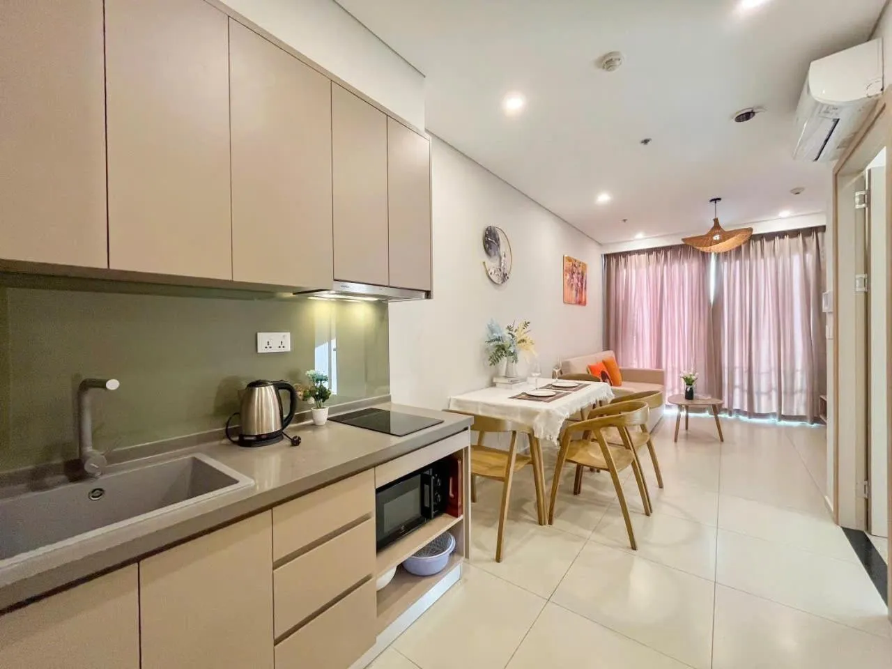 Kitchen or kitchenette in MeoMeo Homestay - The Sóng Apartment