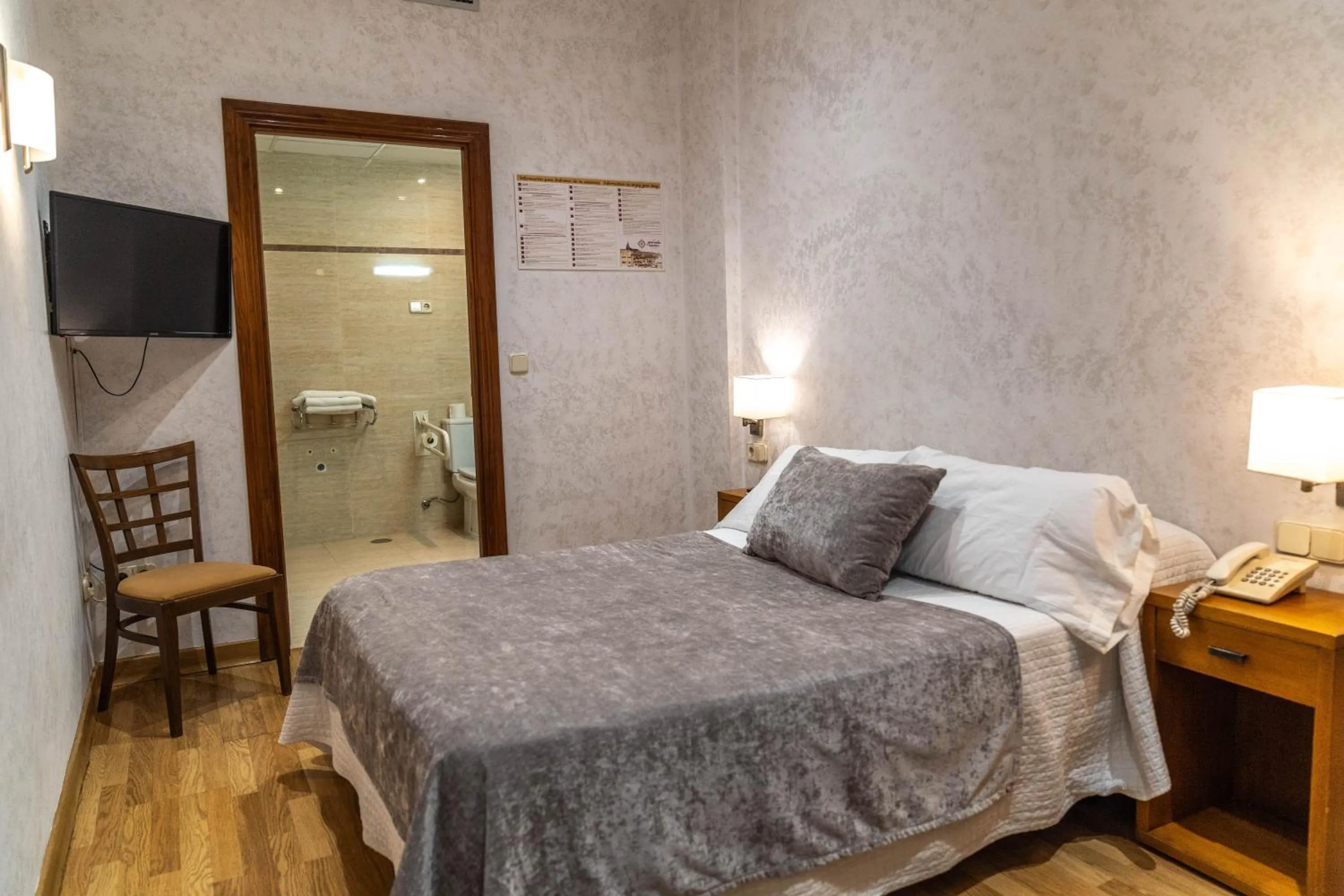 Bed in Hotel Granada Centro