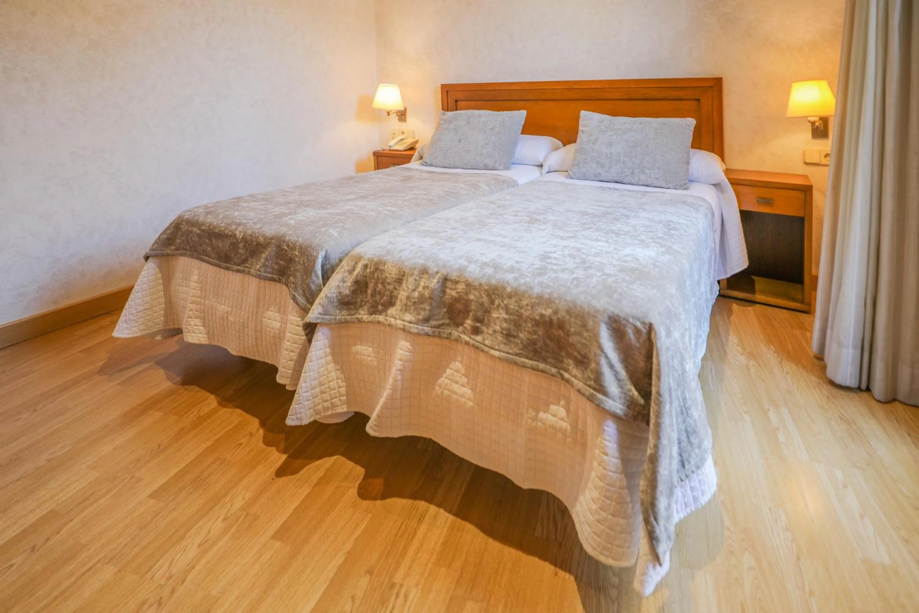 Bed in Hotel Granada Centro