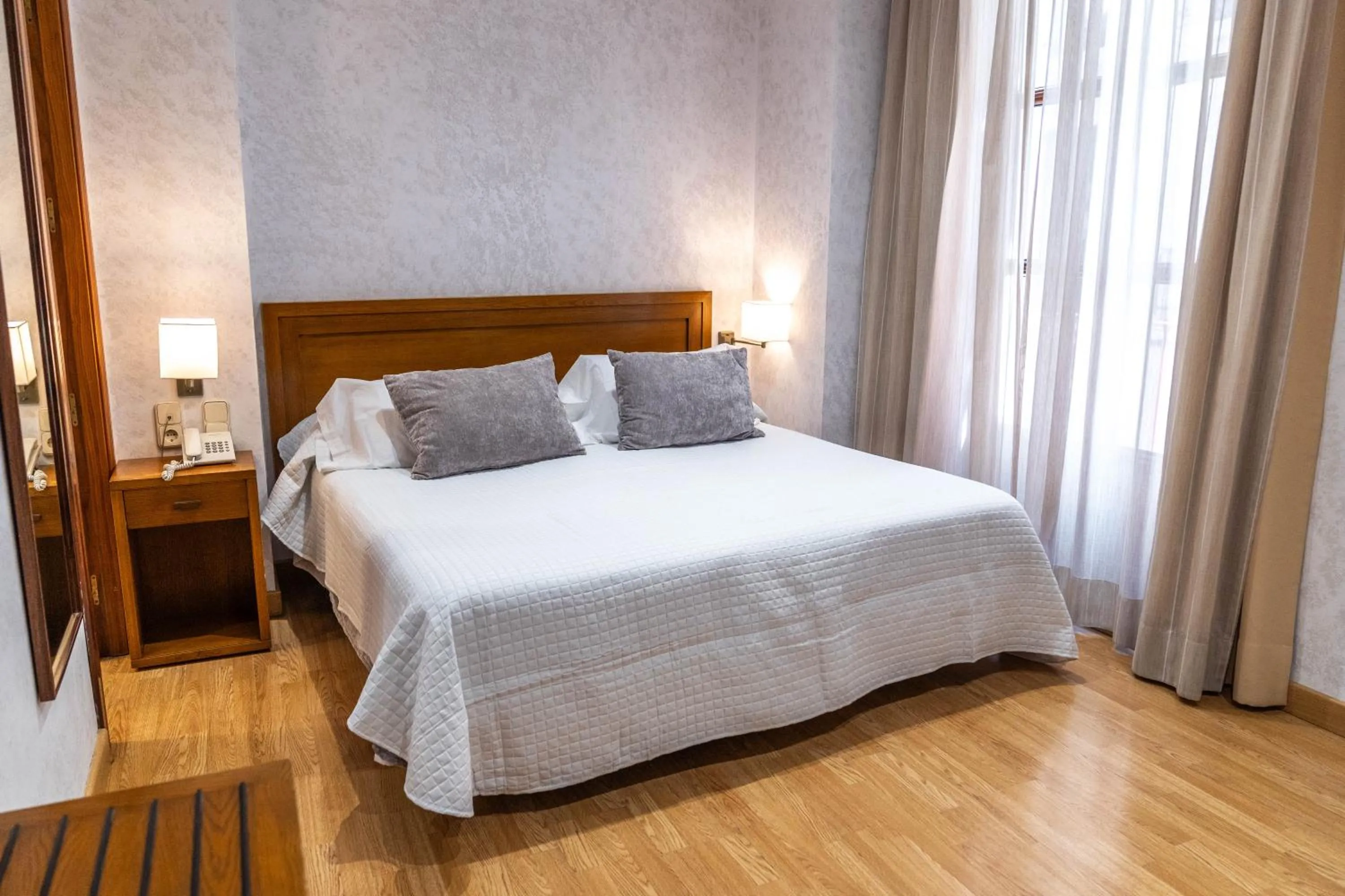 Bed in Hotel Granada Centro