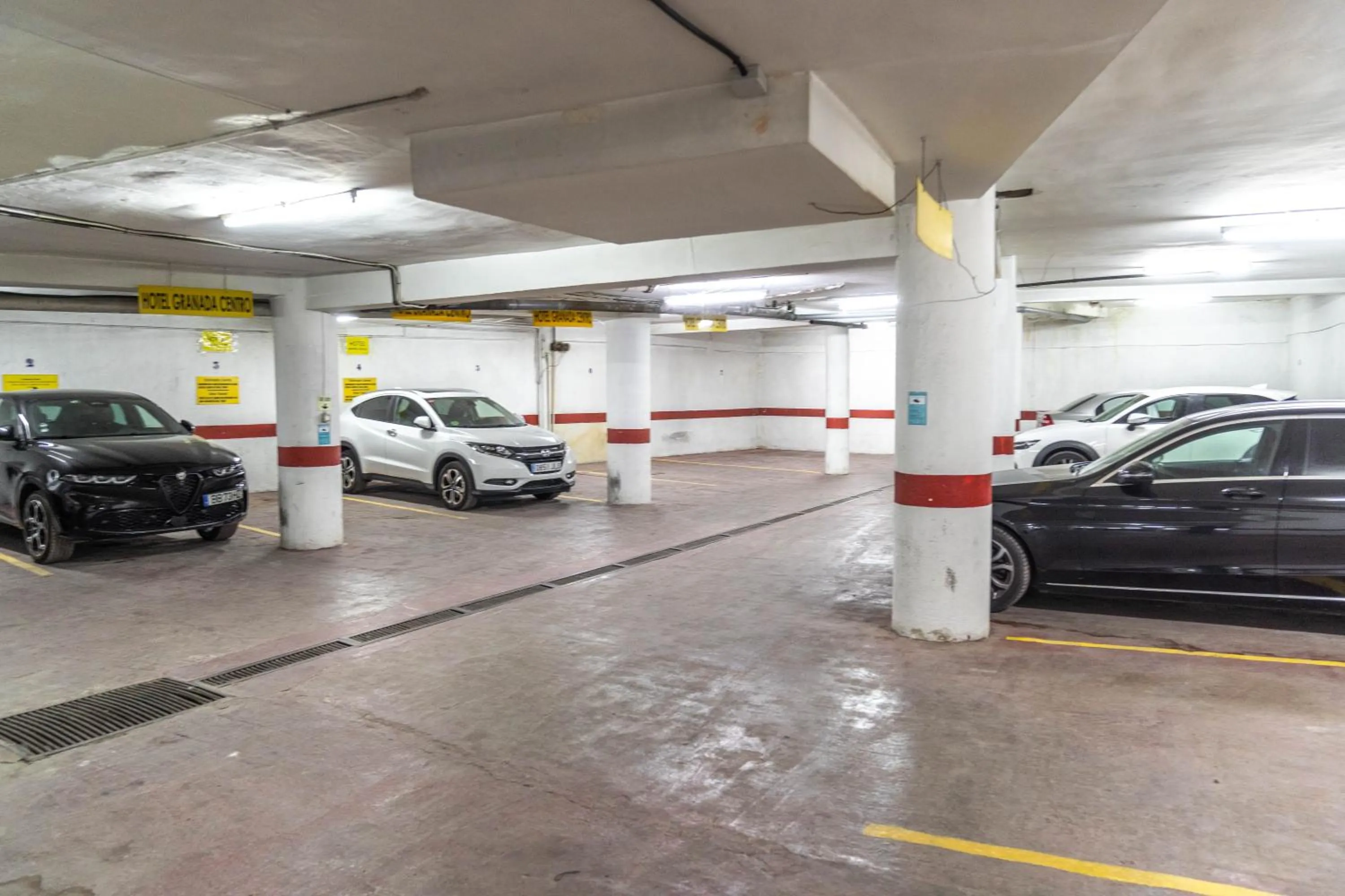 Parking in Hotel Granada Centro