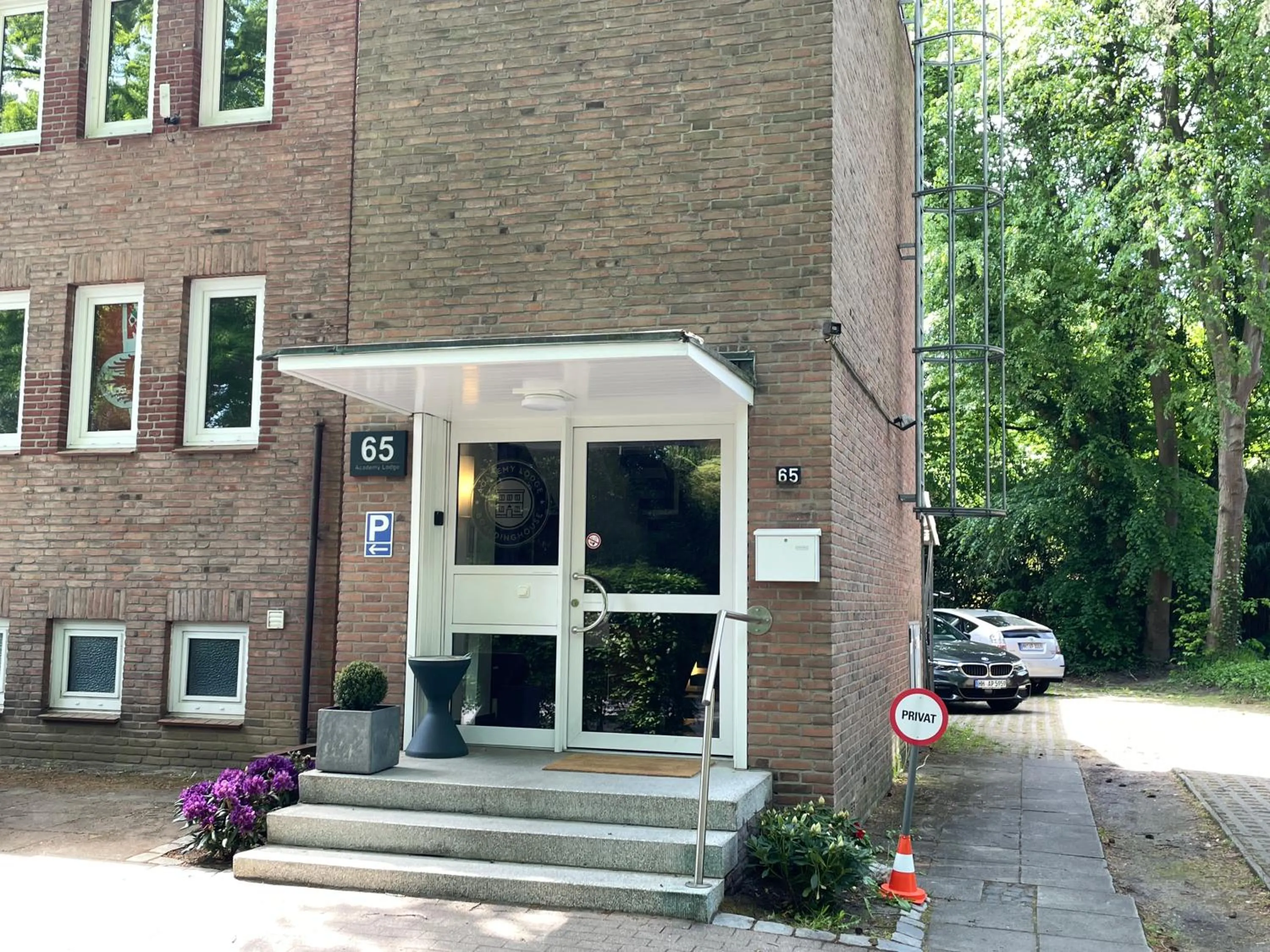 Property building in Academy Lodge Boardinghouse