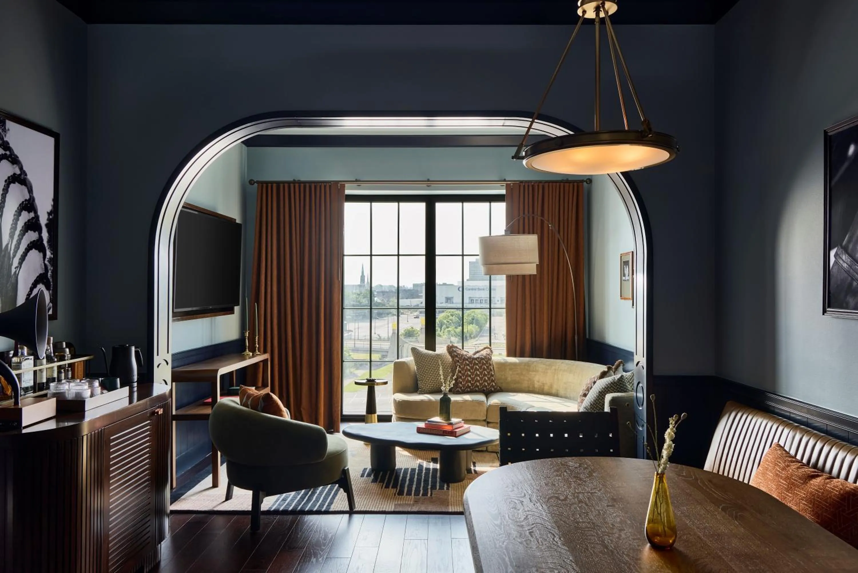 TV and multimedia in The Manchester Hotel