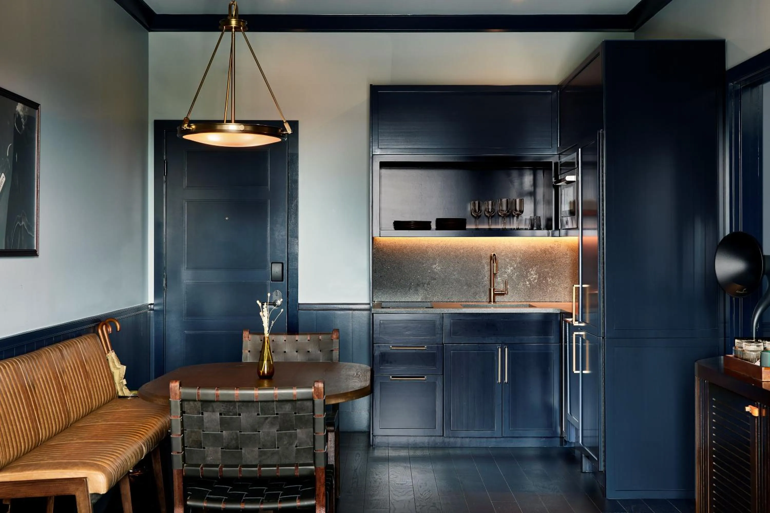 Kitchen or kitchenette in The Manchester Hotel