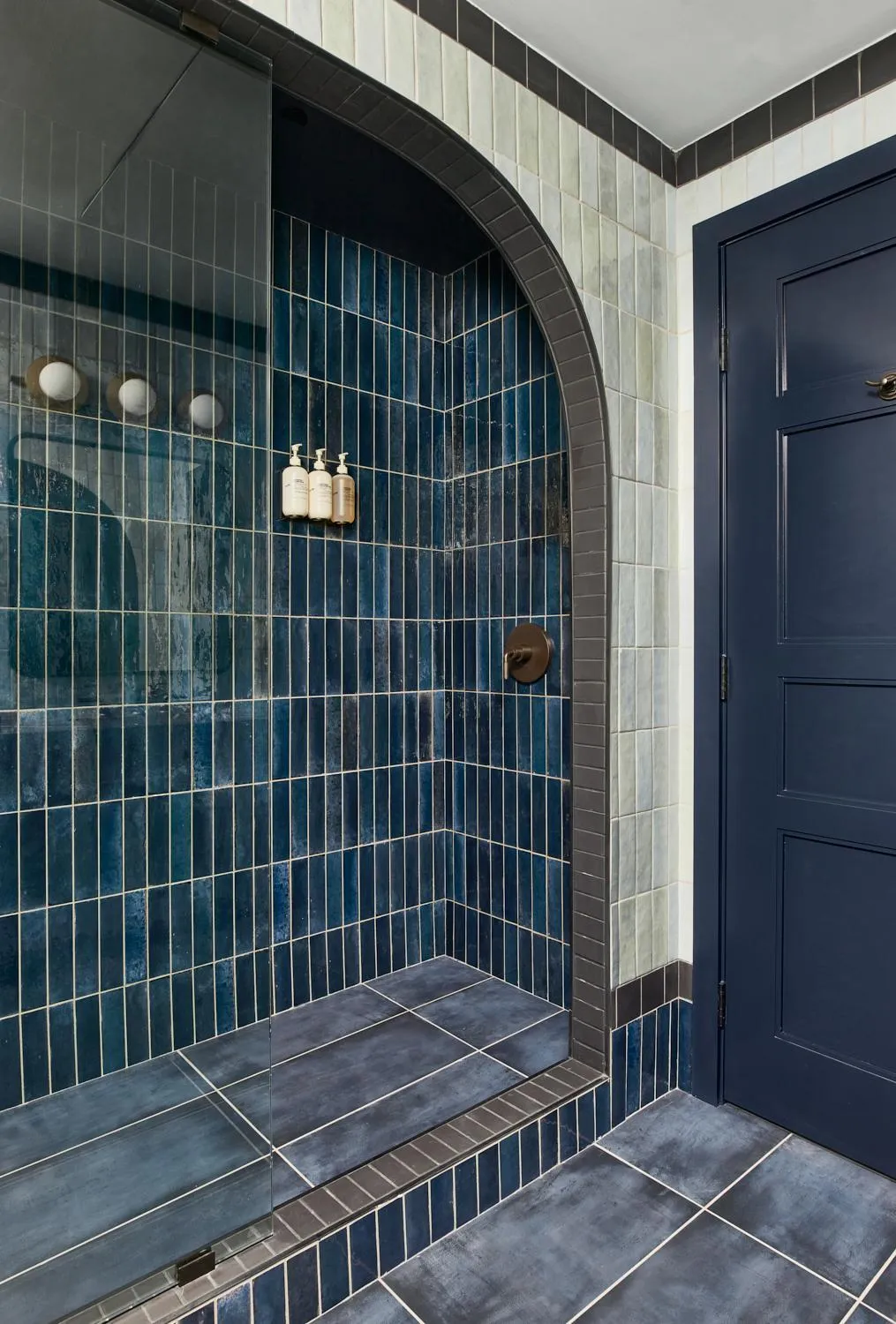 Shower in The Manchester Hotel