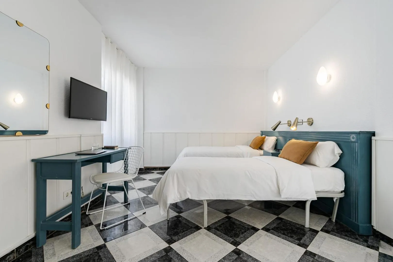 Bedroom, Bed in Hotel Agur