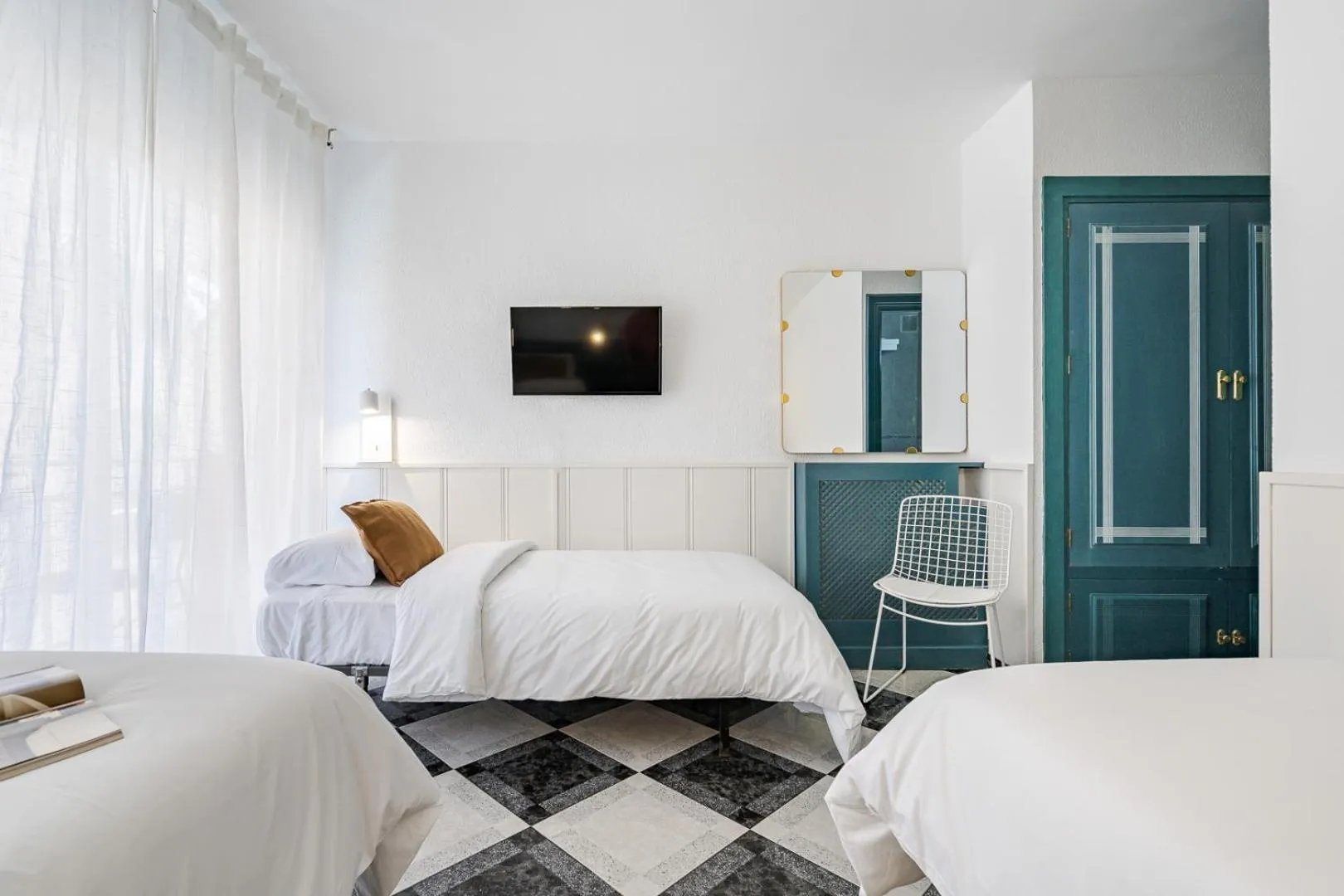 Bedroom, Bed in Hotel Agur