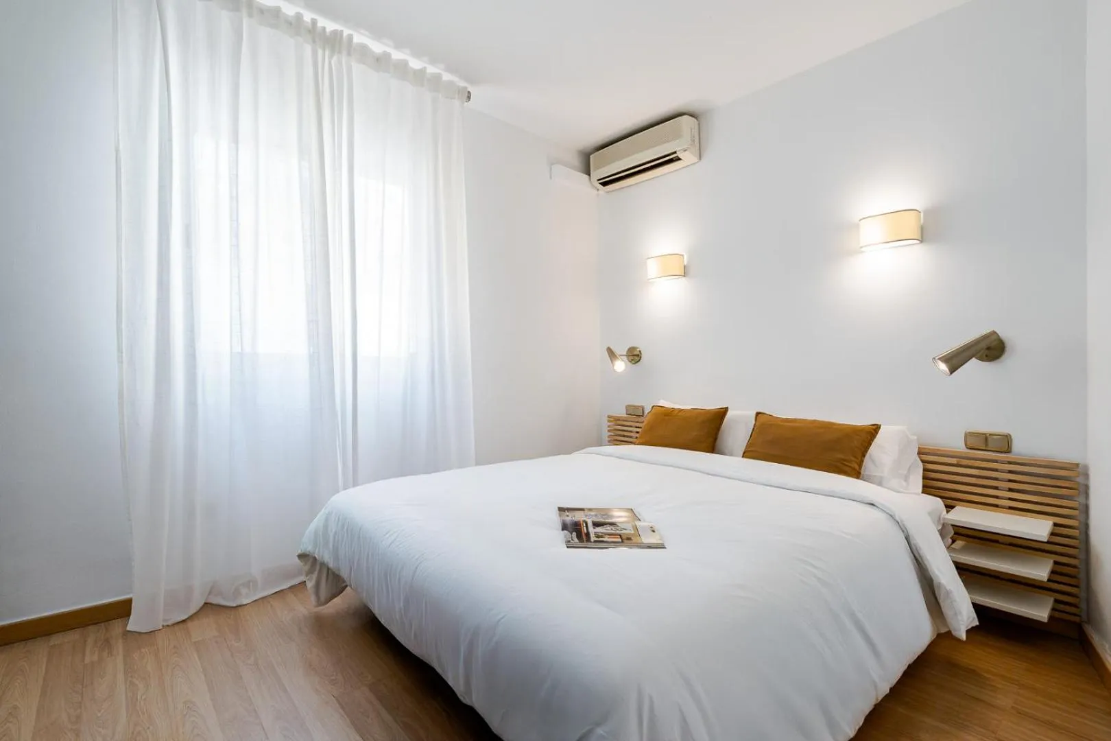 Bedroom, Bed in Hotel Agur