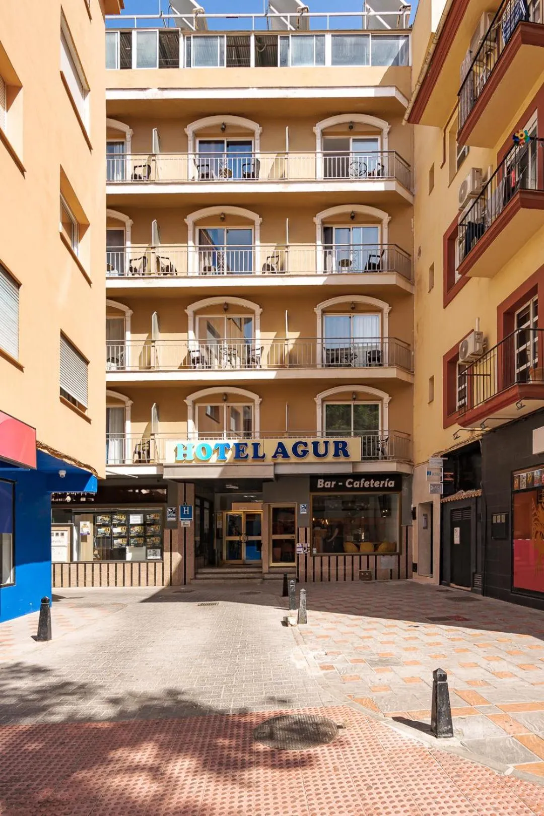 Facade/entrance in Hotel Agur