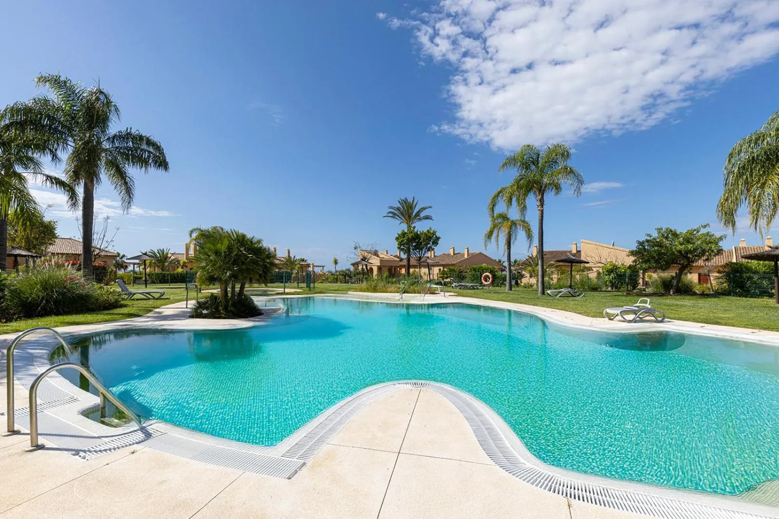 Swimming pool in Quartiers Marbella Golden Penthouse