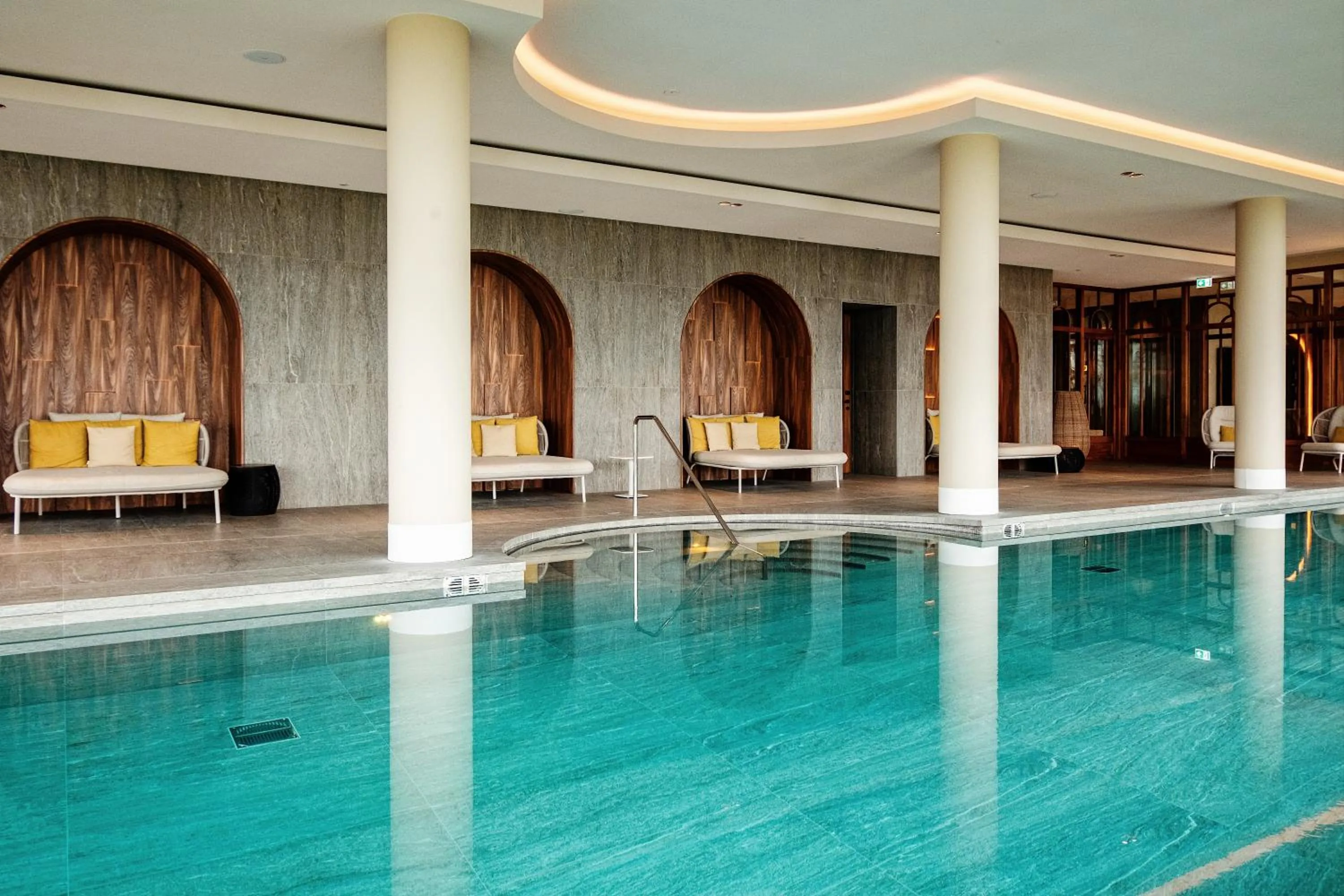 Swimming pool in Van der Valk Hotel Eindhoven-Best