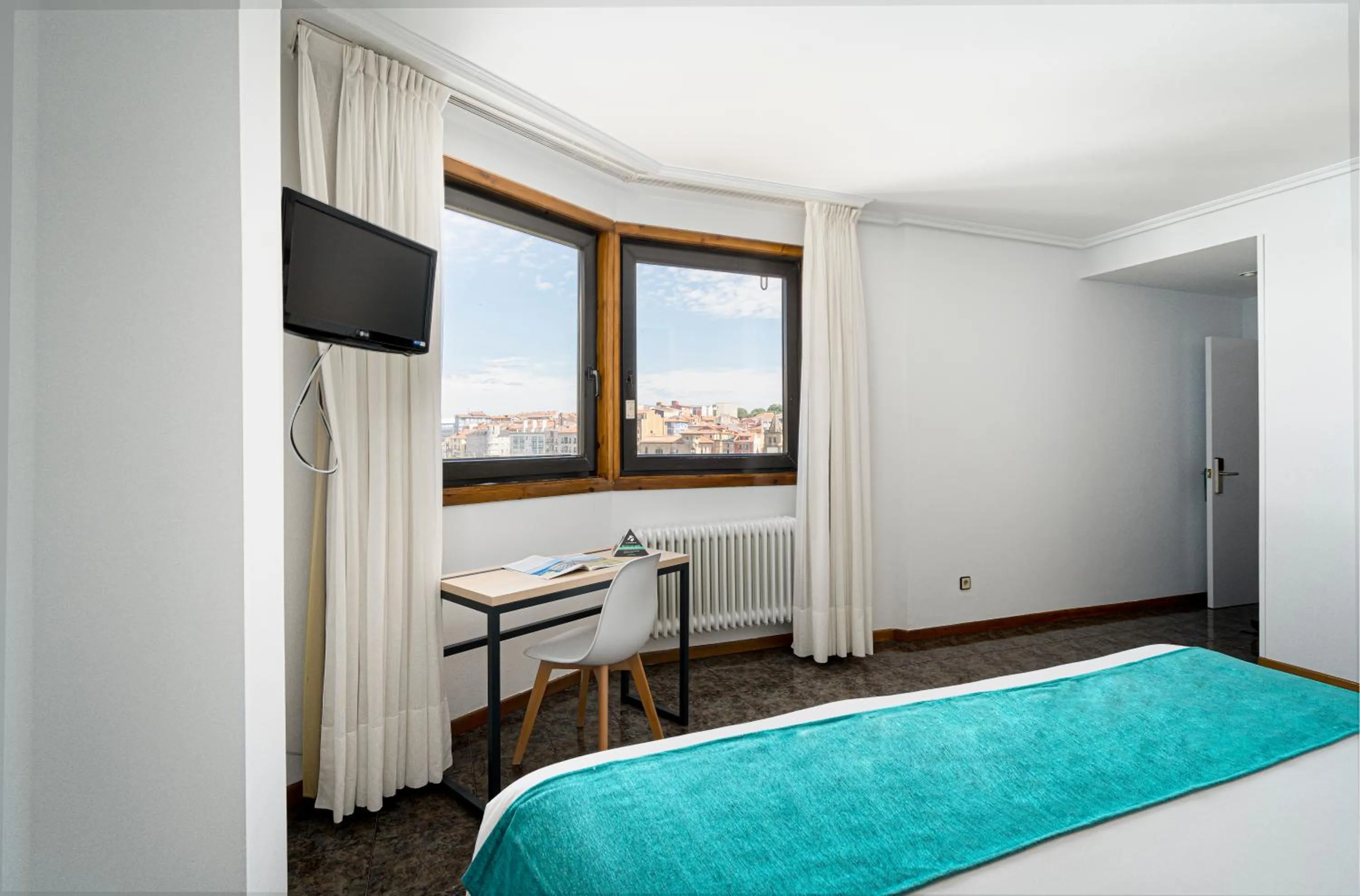 Photo of the whole room, Bed in Hotel Alda Pasaje