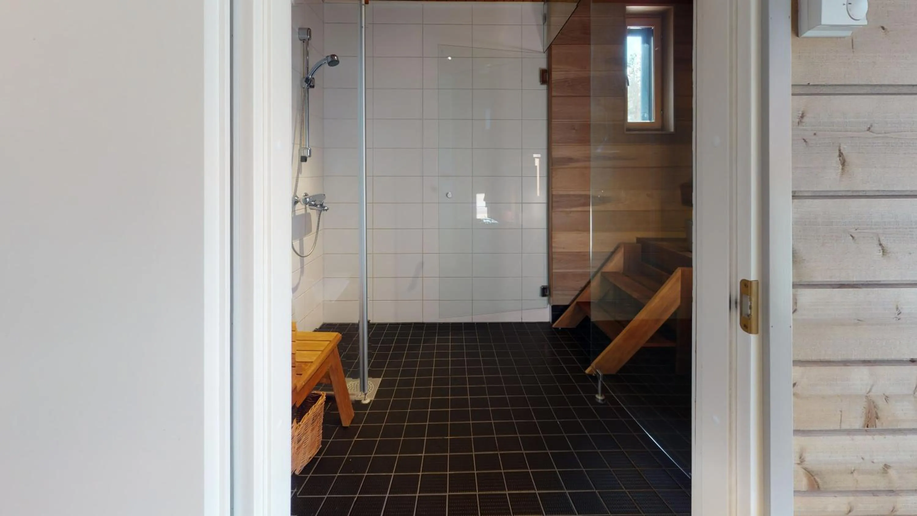 Bathroom in Sandy Kelt - Irish House Apartments