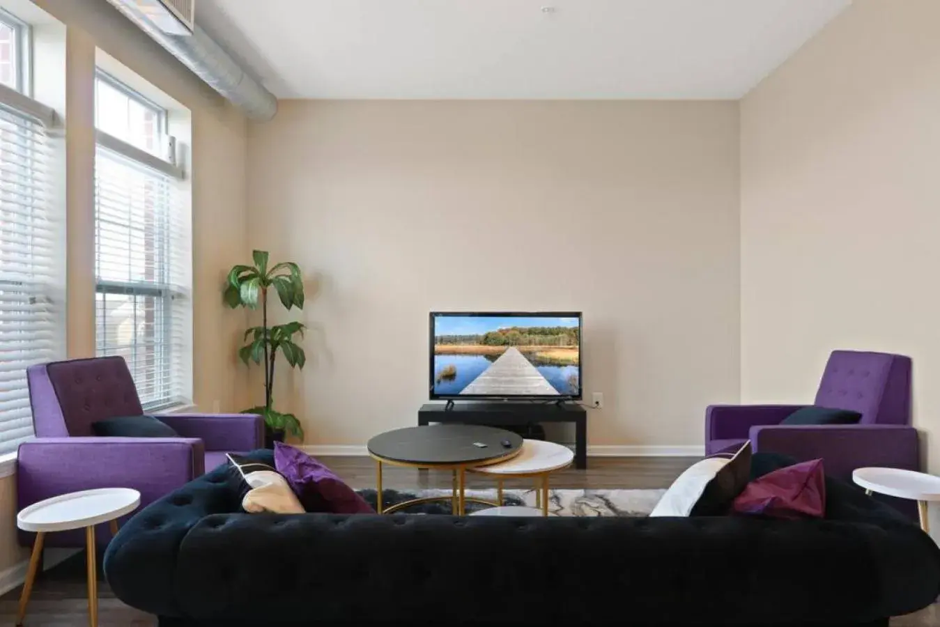 Private Bed Downtown INDY - Shared Private Bed Downtown INDY - Shared