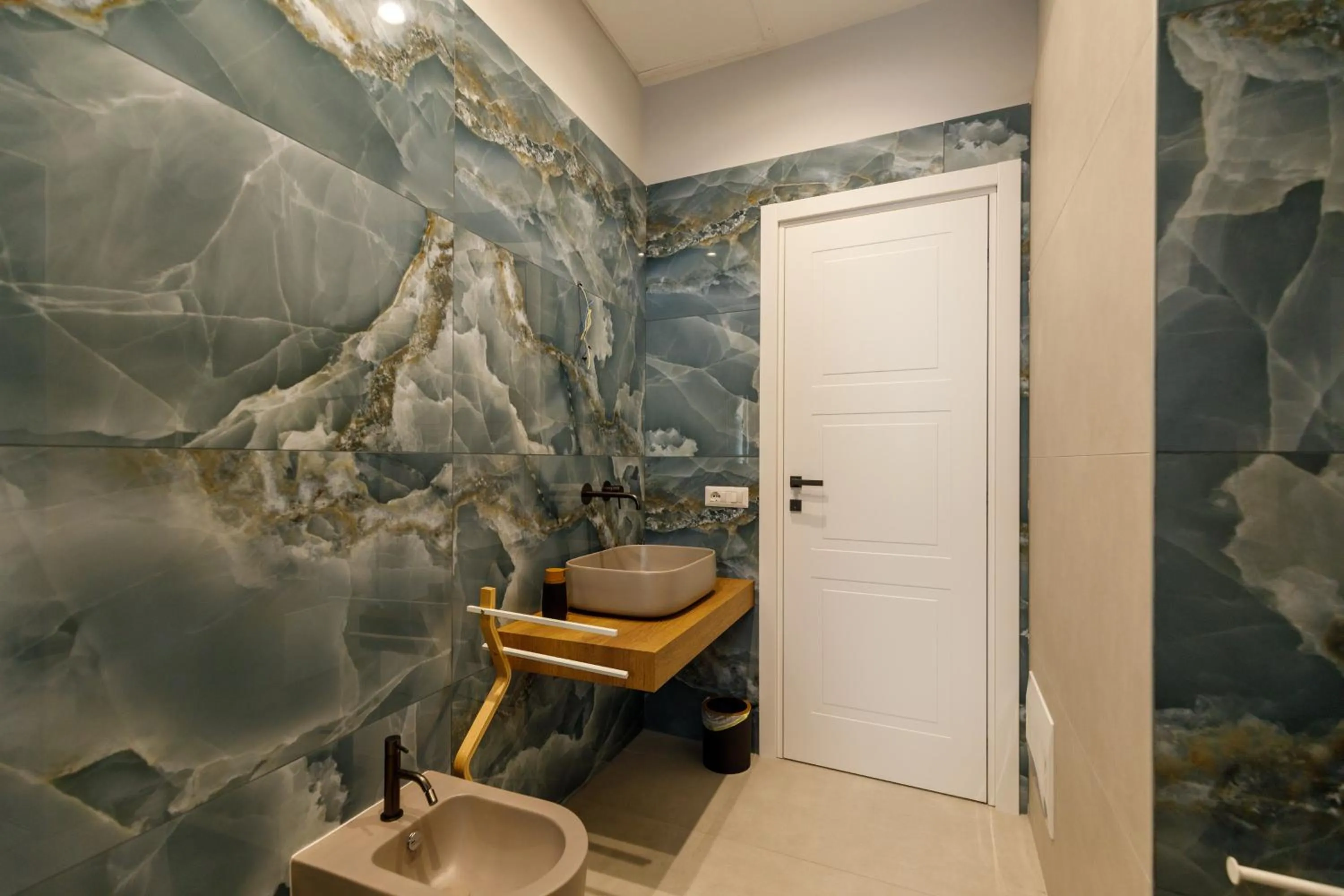 Bathroom in Seven Winds Suite