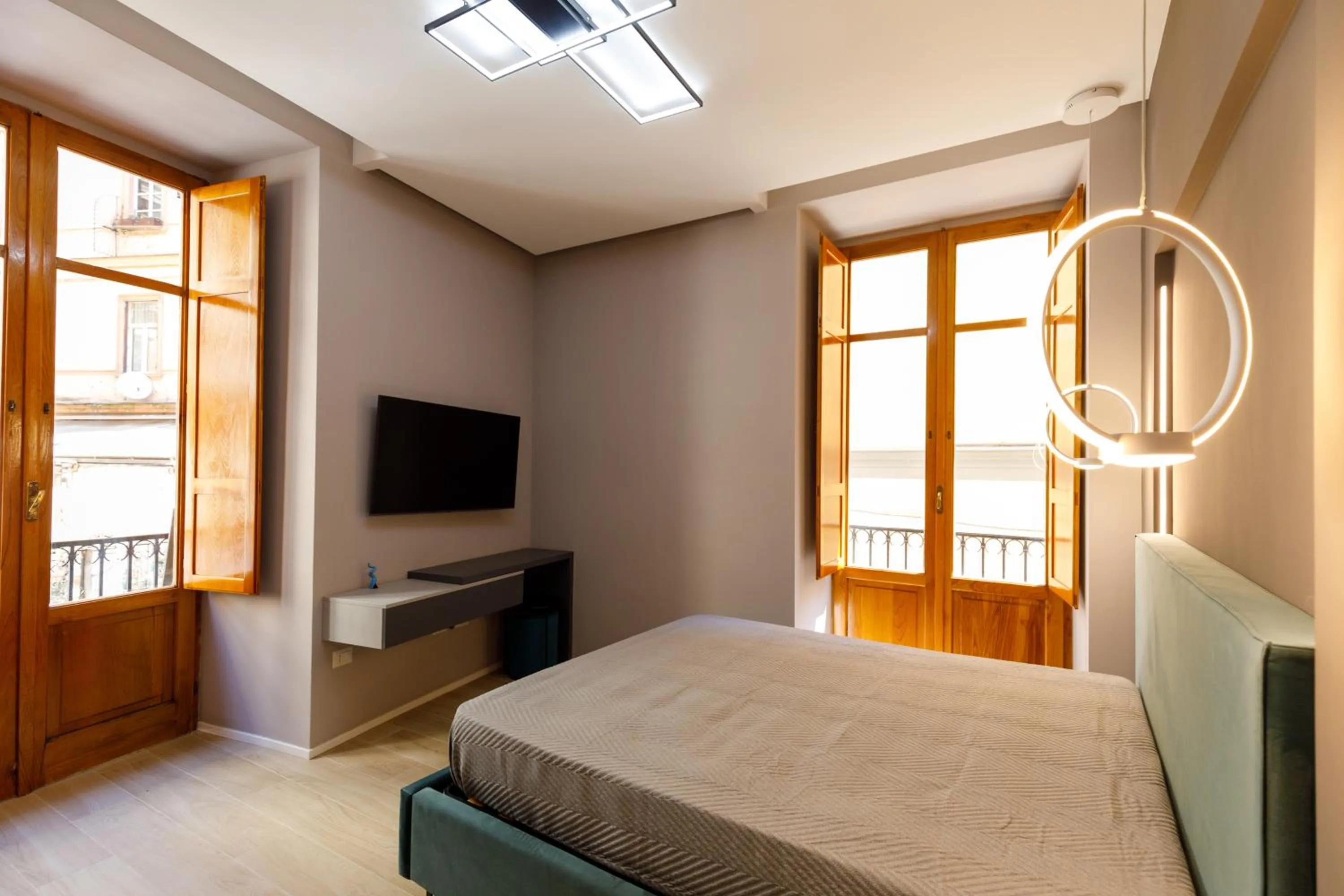 Bedroom, Bed in Seven Winds Suite