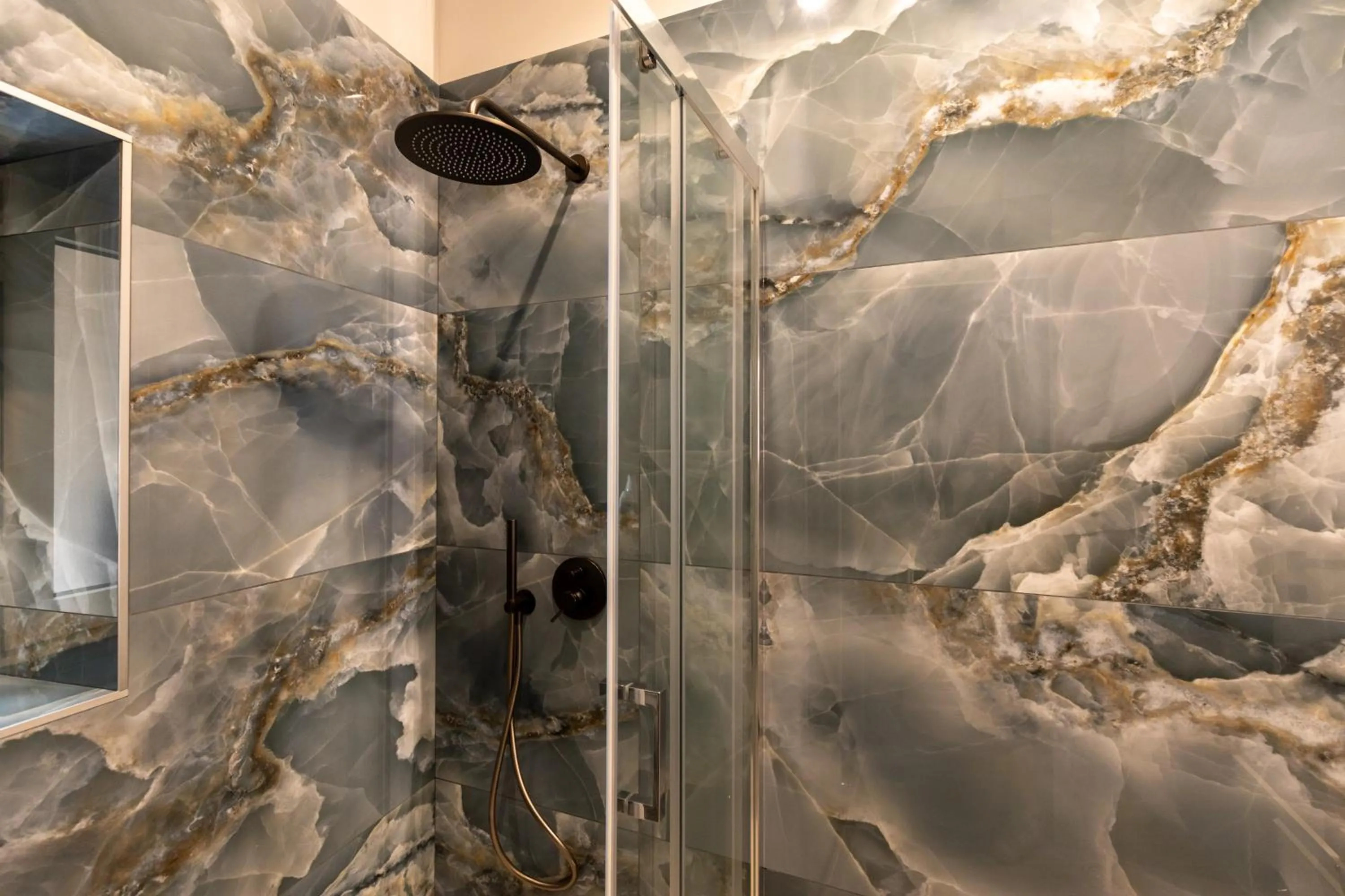 Shower in Seven Winds Suite