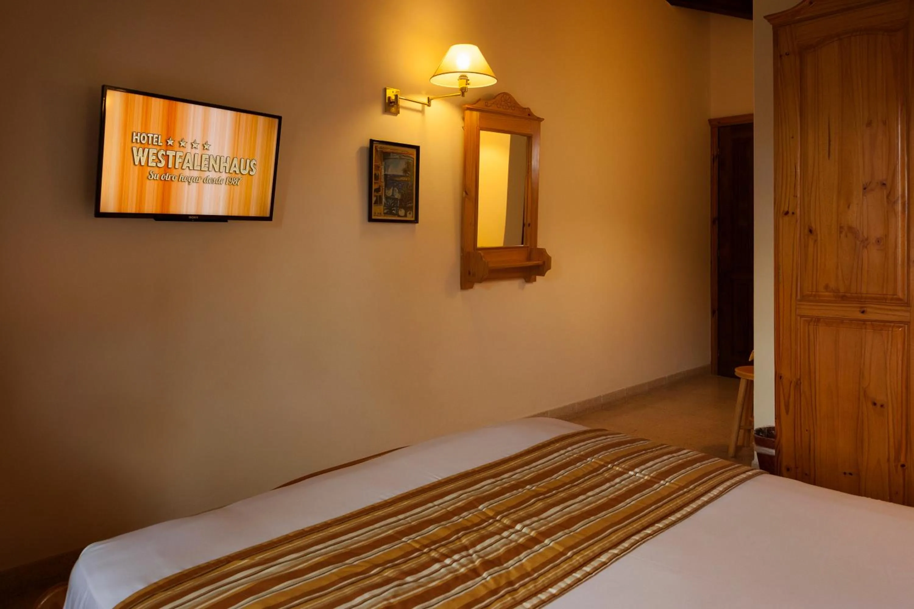 TV and multimedia, Bed in Hotel Westfalenhaus