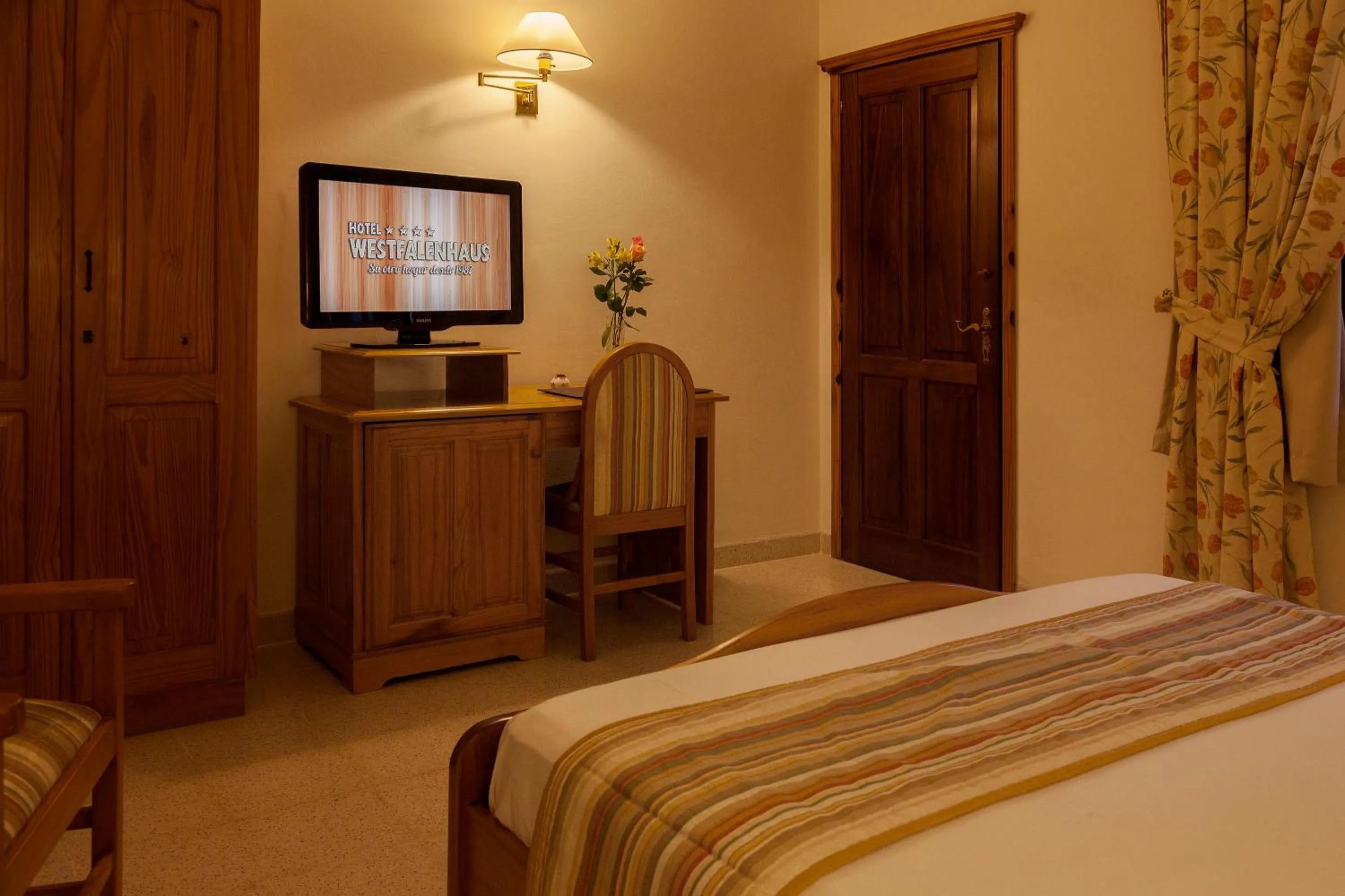 TV and multimedia, Bed in Hotel Westfalenhaus