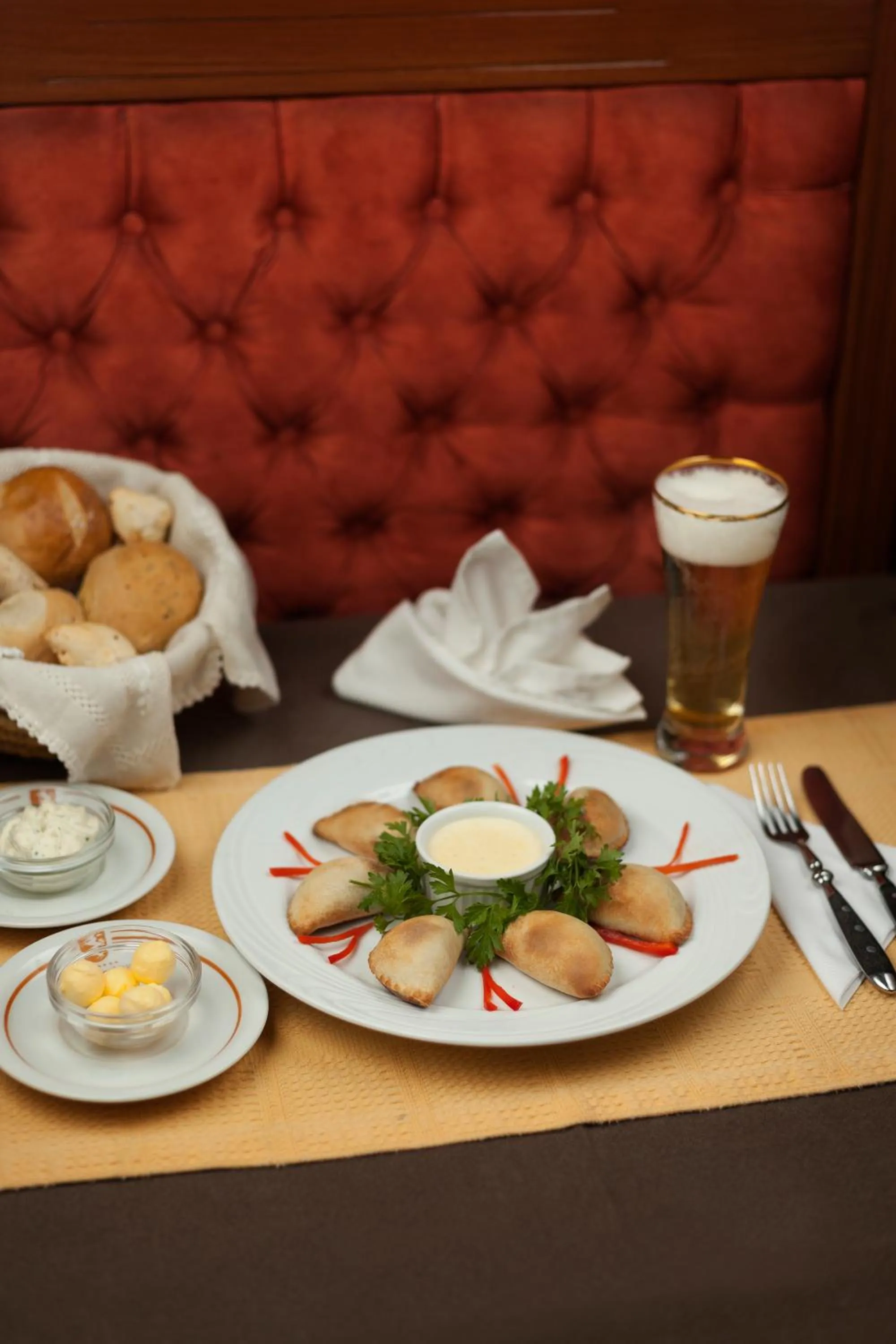 Restaurant/places to eat in Hotel Westfalenhaus